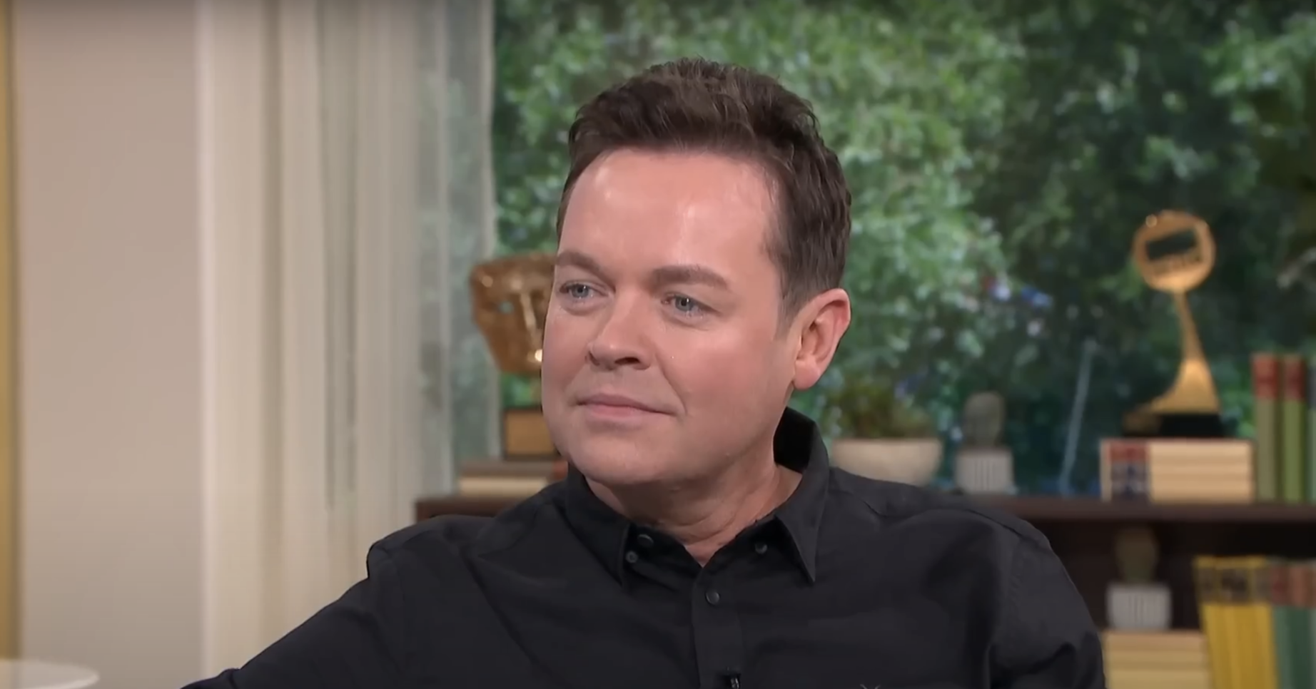 Stephen Mulhern in a black shirt on This Morning