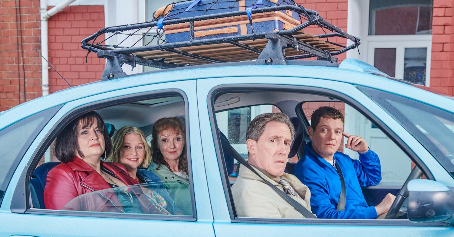 Ruth Jones, Joanna Page, Melanie Walters, Rob Brydon, Matthew Horne in a car together