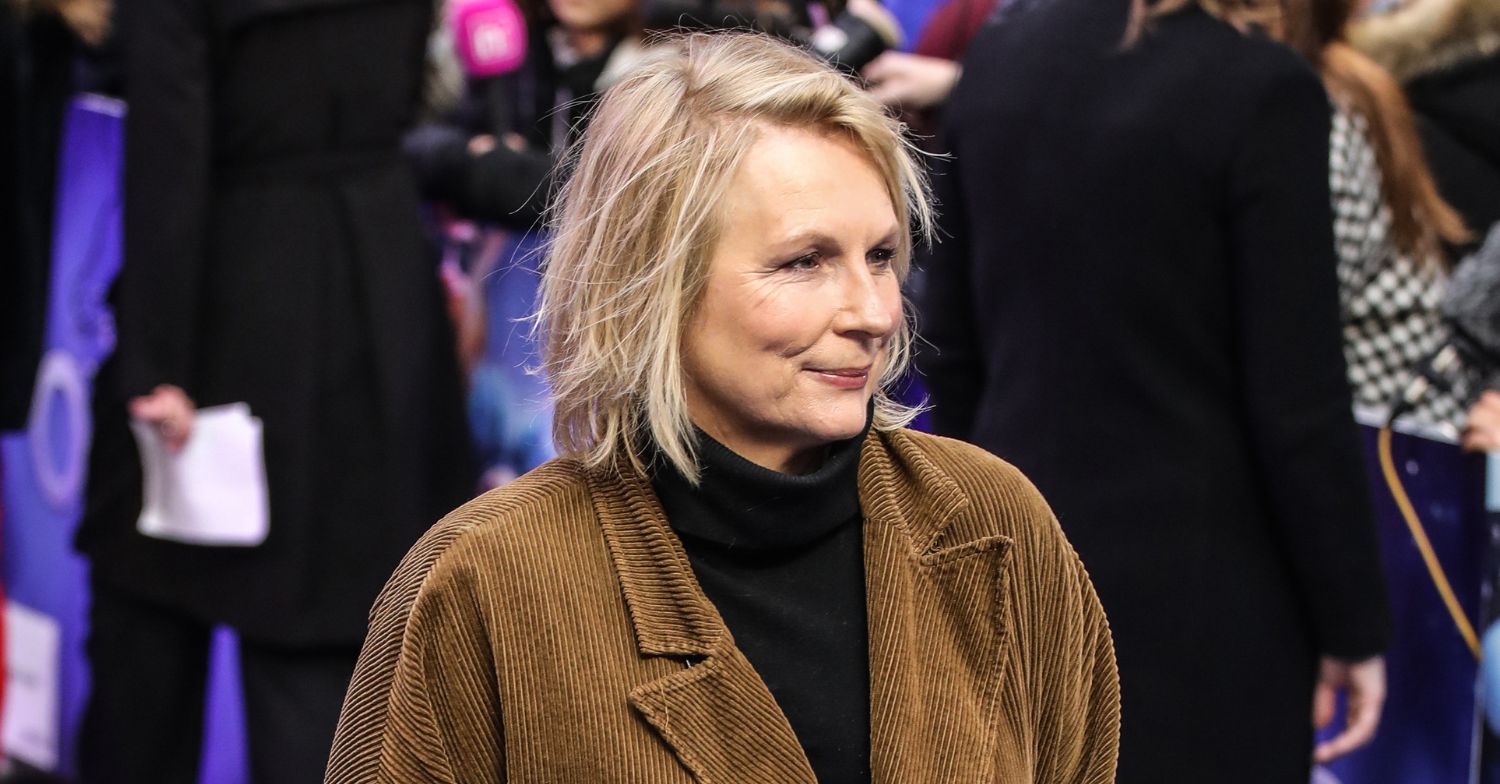Jennifer Saunders smiling 
