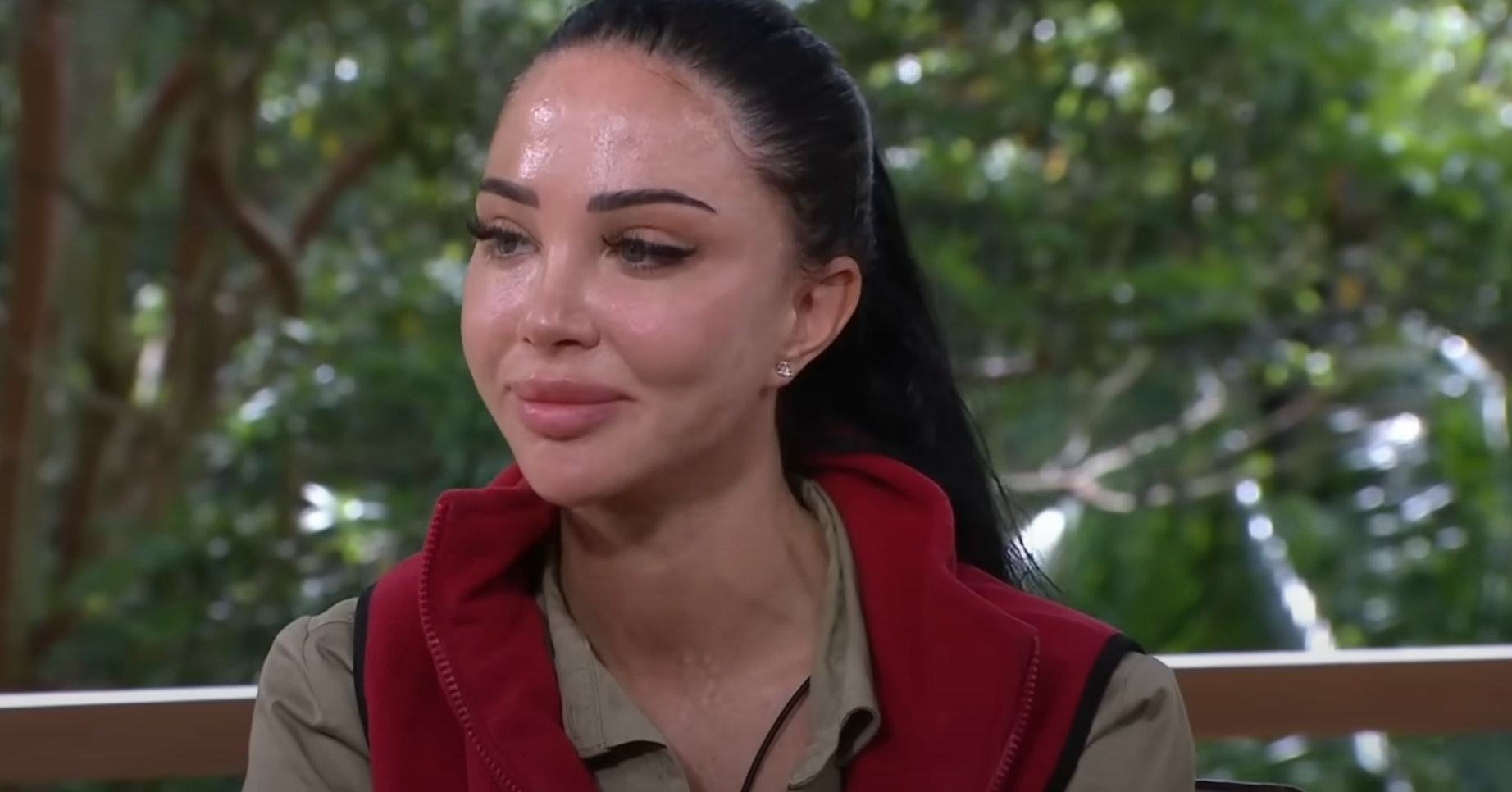 Tulisa Contostavlos talking to Ant & Dec after exiting the jungle