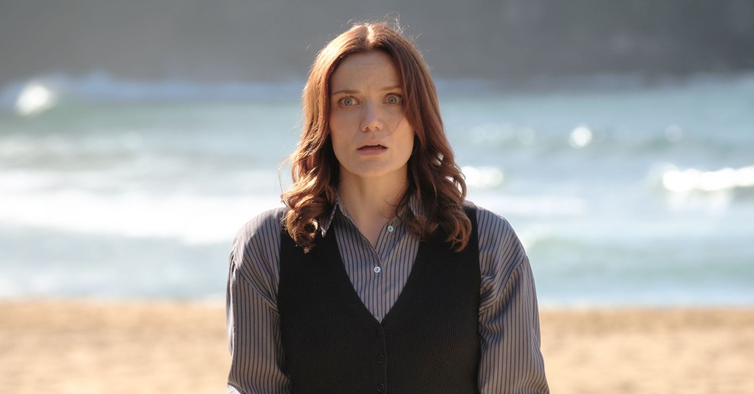 Anna Samson looking surprised on Return to Paradise 