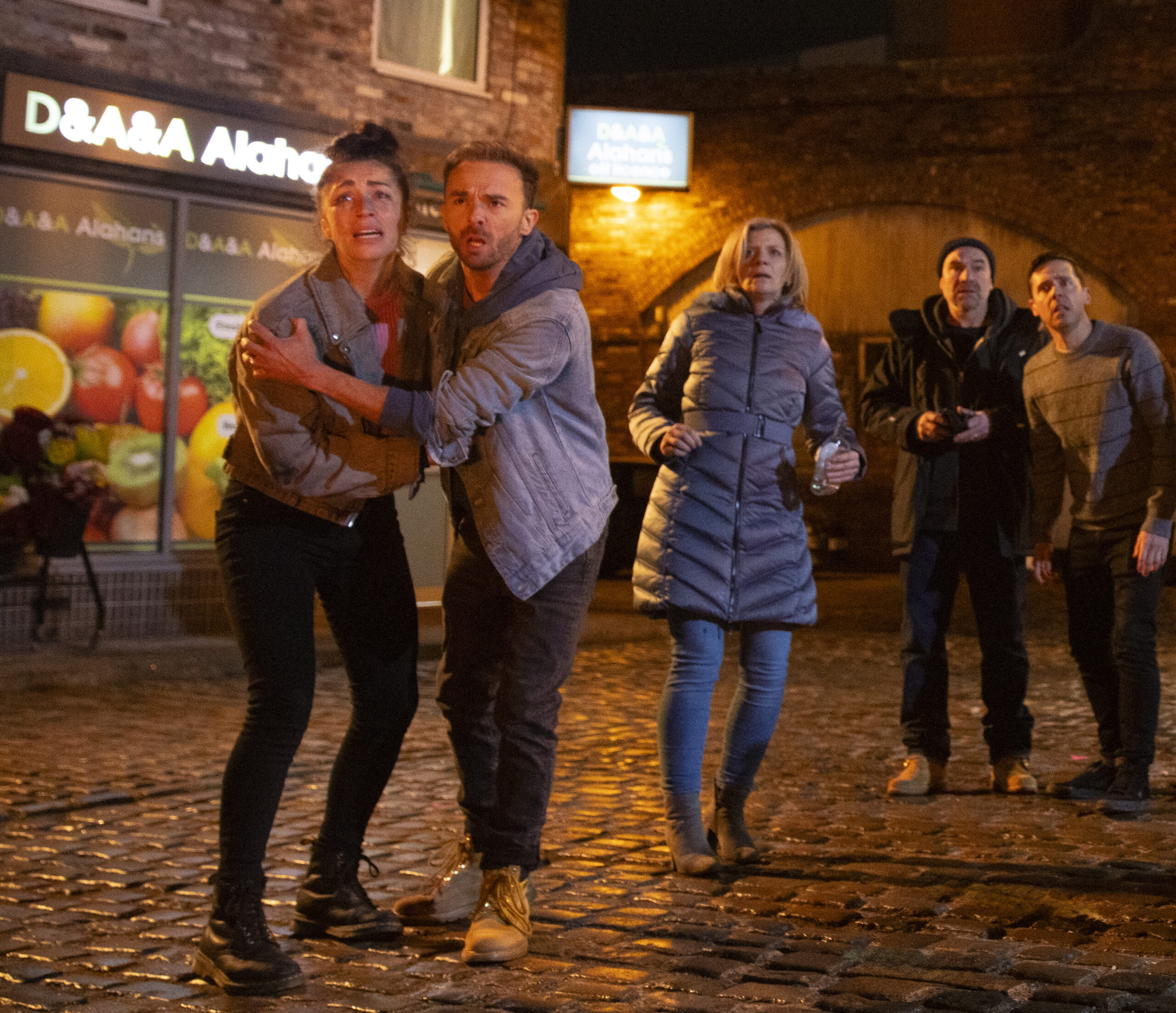 Coronation Street's Shona, David, Leanne, Tim and Todd watching the fire