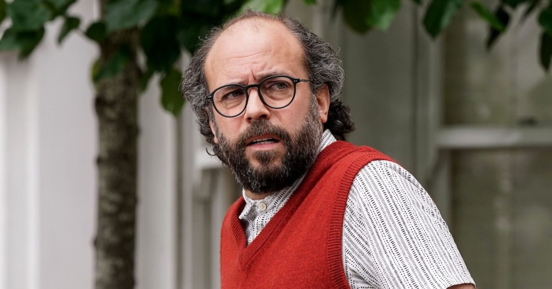 Reiss looks panicked on EastEnders (Credit: BBC/Composite: ED!)