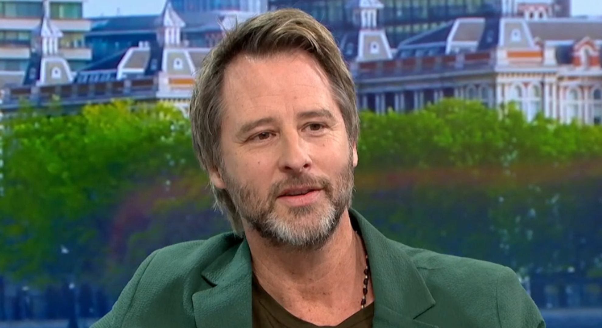 Chesney Hawkes looking front