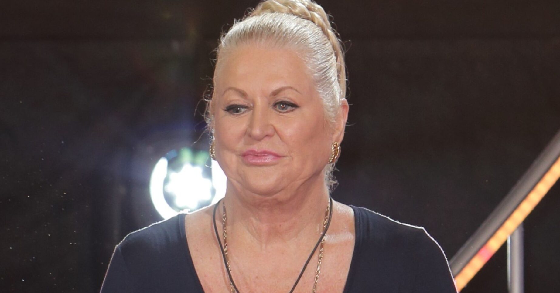 Kim Woodburn looking font