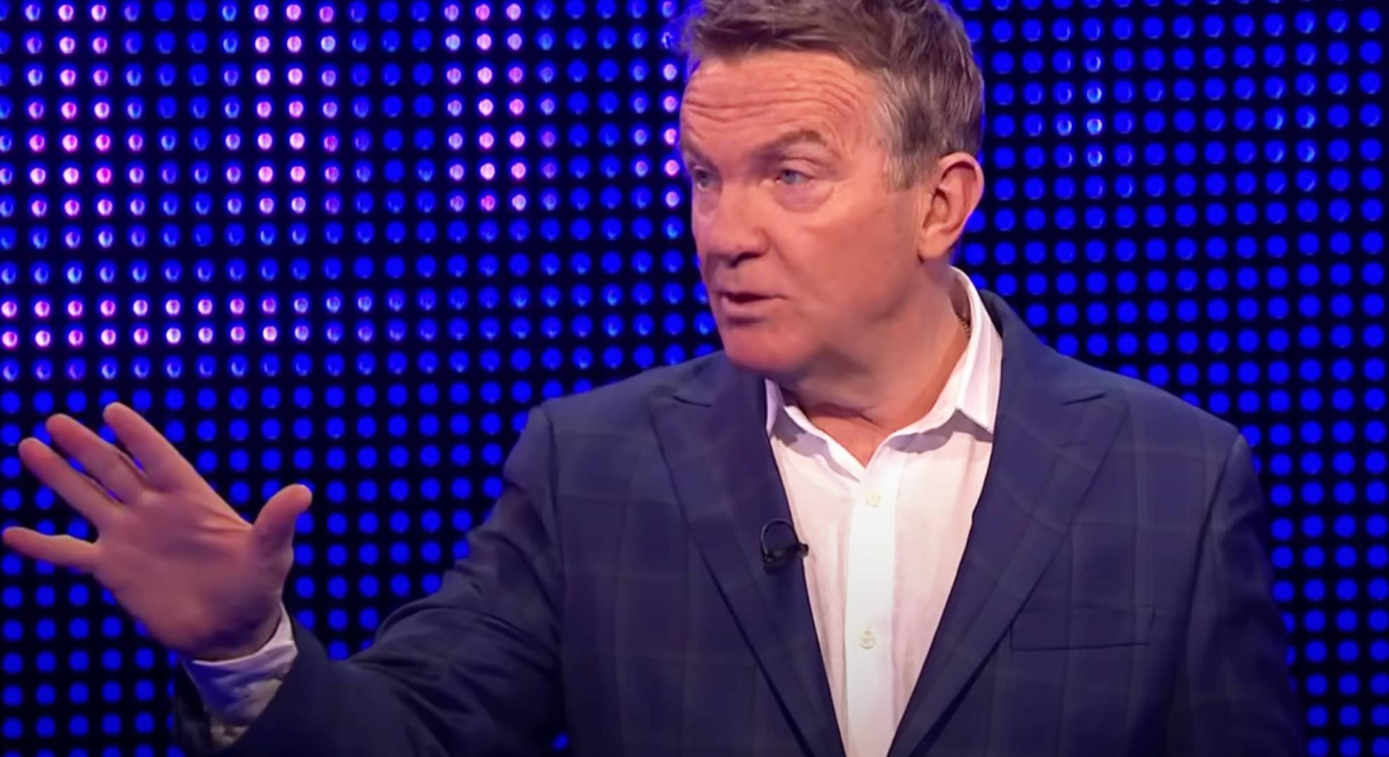 Bradley Walsh intervenes