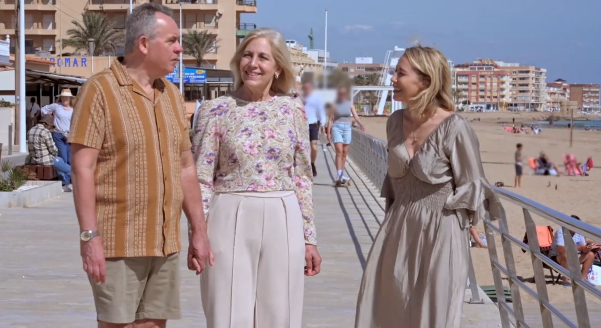 Laura Hamilton hosting A Place In The Sun