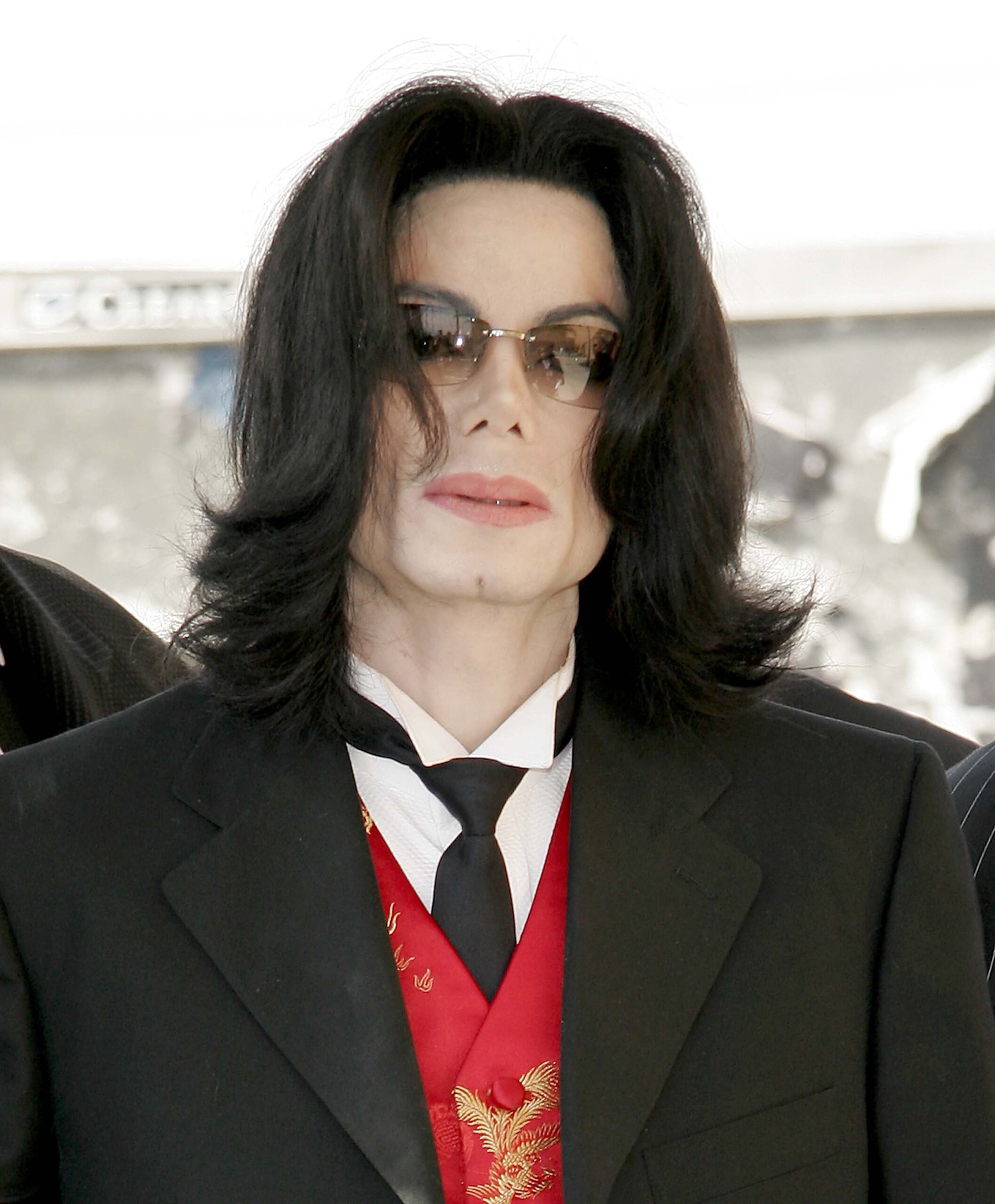 Michael Jackson looking in front