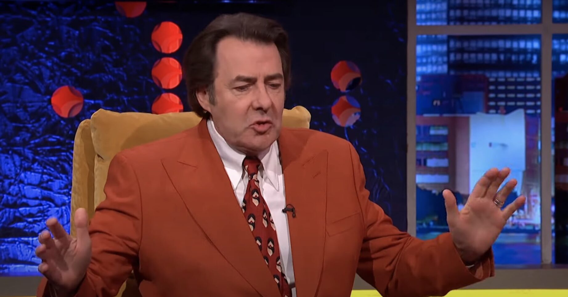 Jonathan Ross presenting his talk show