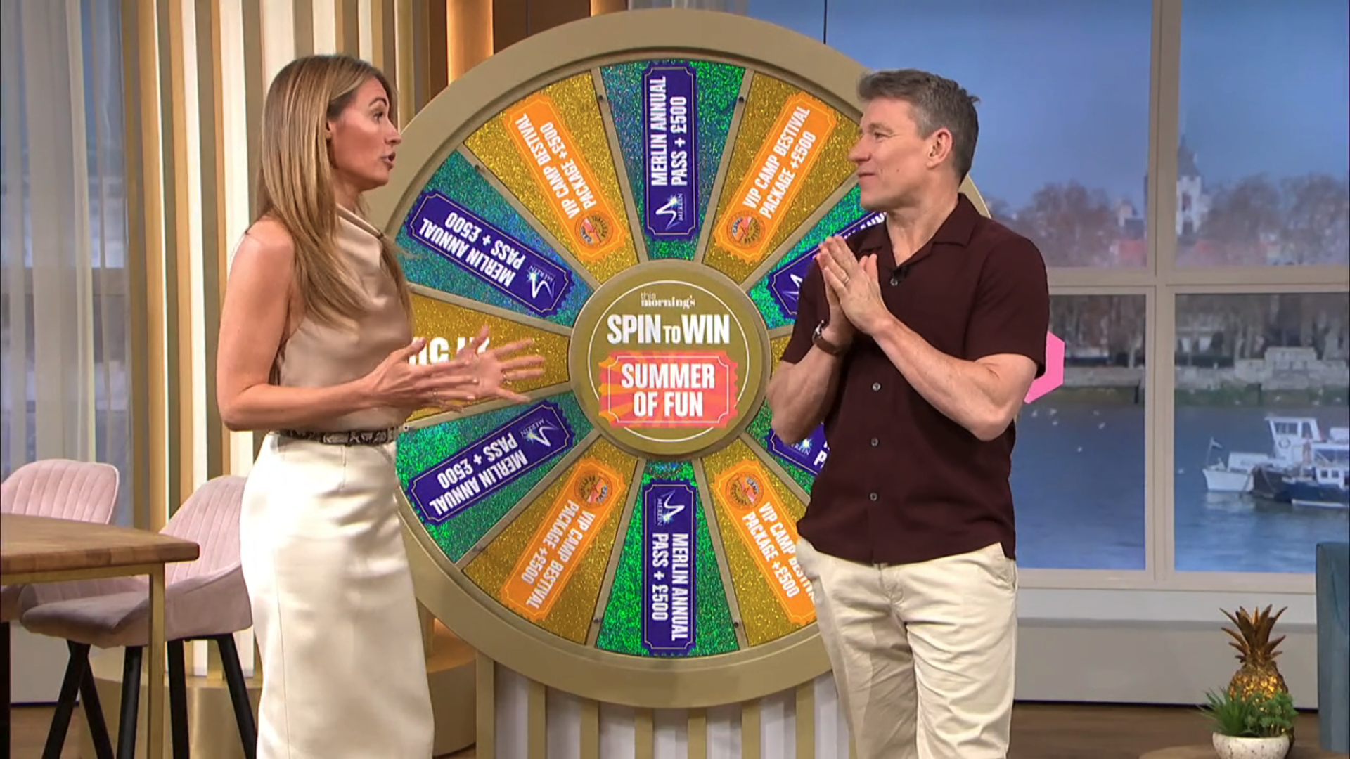 Cat Deeley an Ben Shephard playing Spin to Win on This Morning