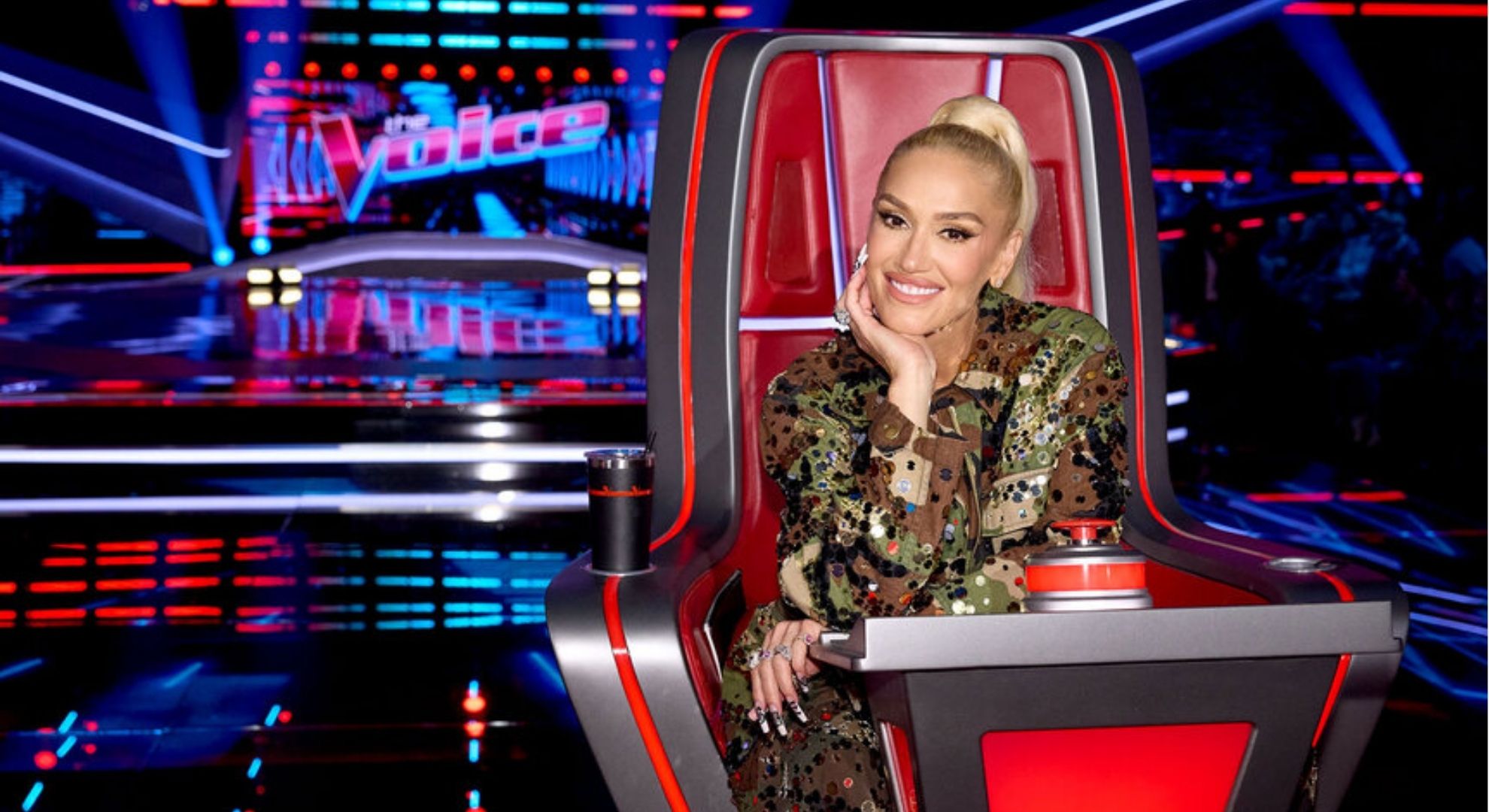 Gwen Stefani smiling on The Voice US 