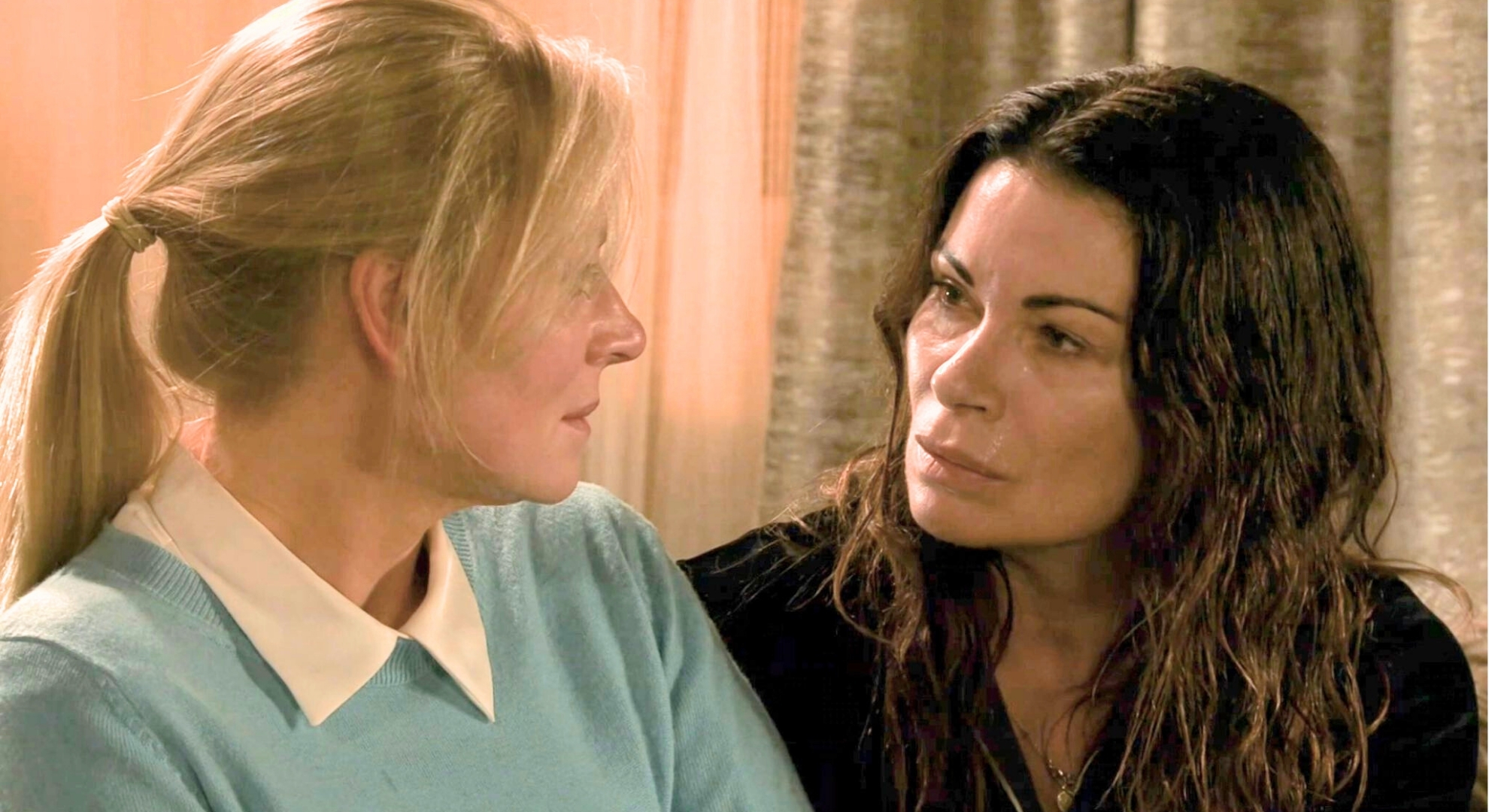 Coronation Street's Lisa and Carla emotional