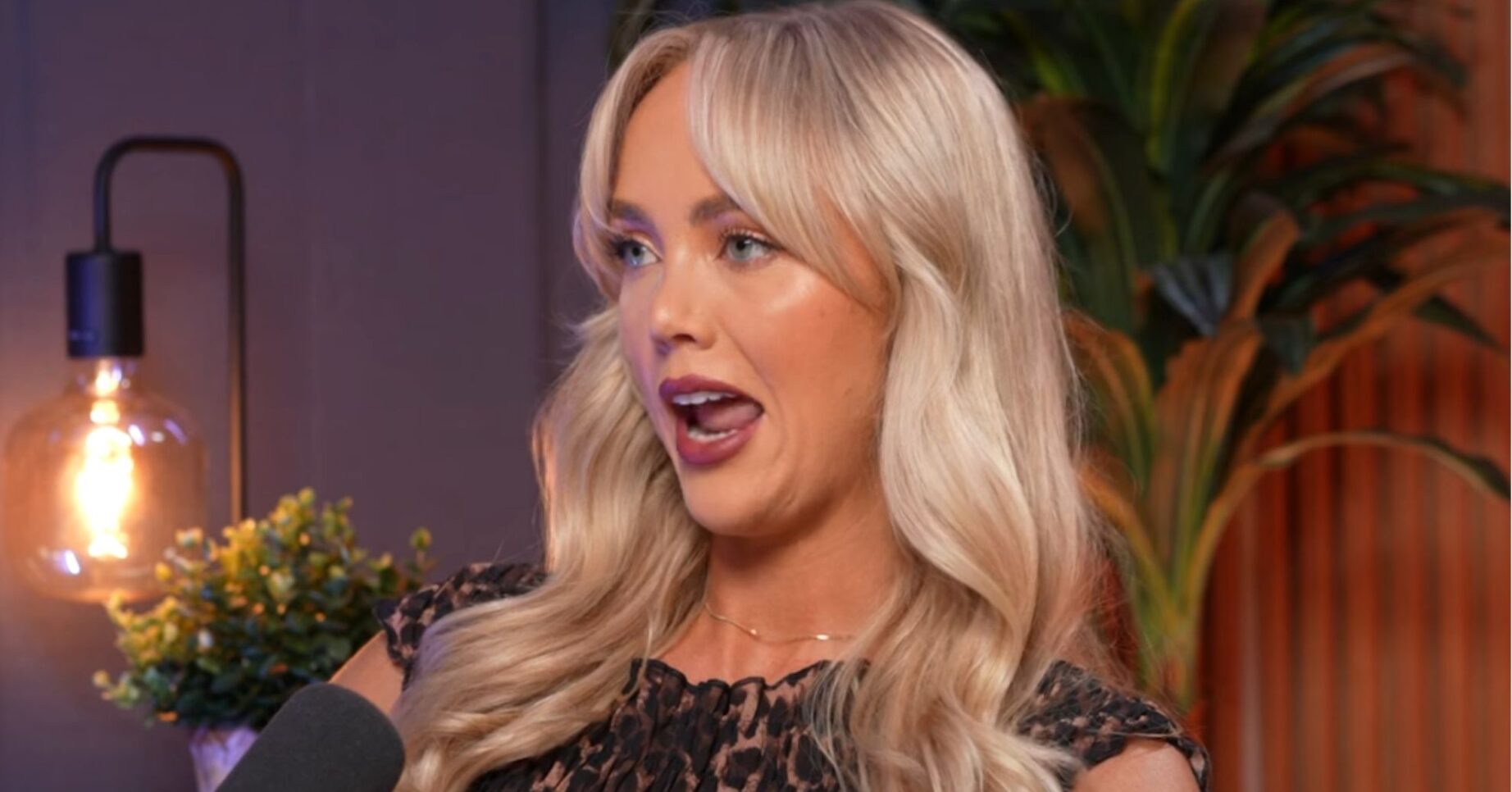 Annie Knight talking