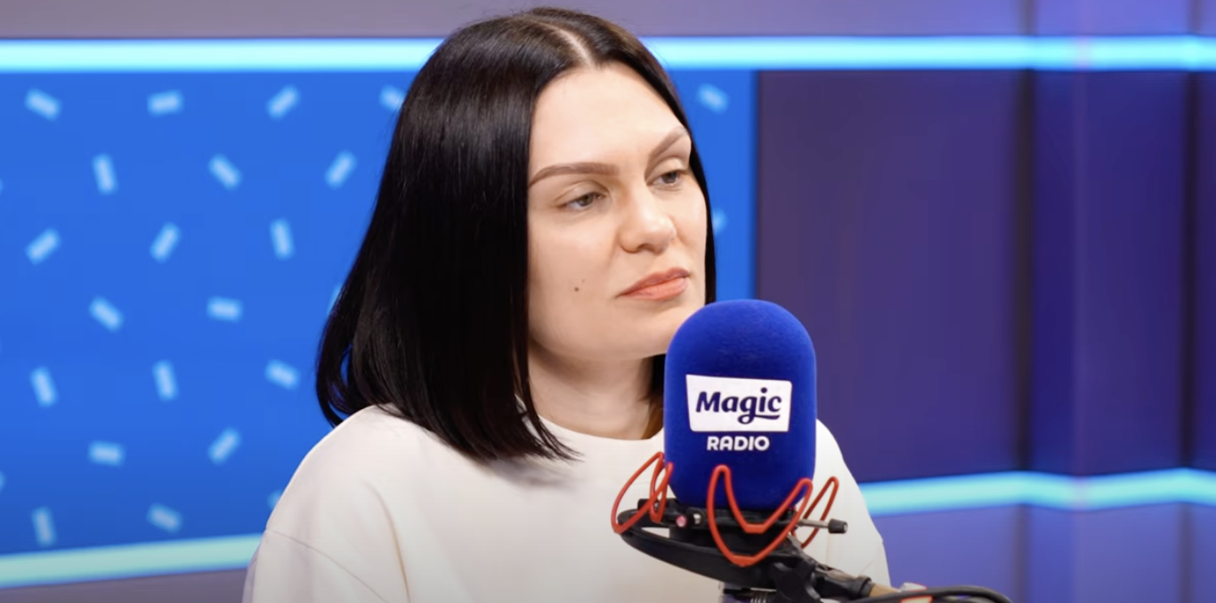 Jessie J on radio show