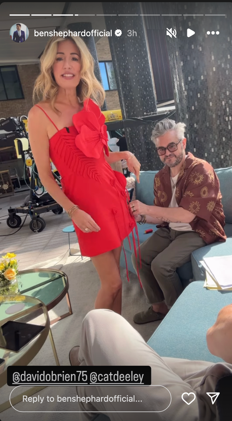 Cat Deeley outfit malfunction 