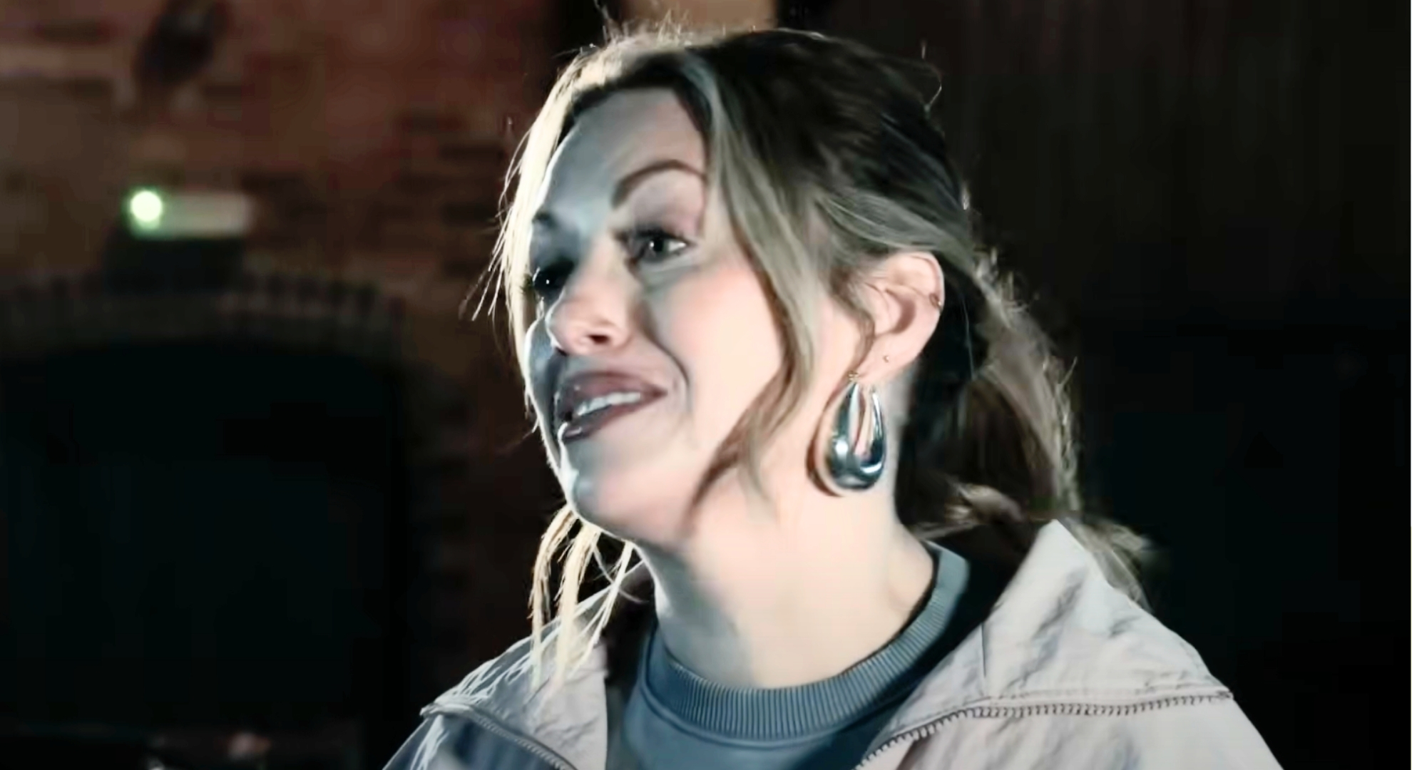 Coronation Street's Lou desperate