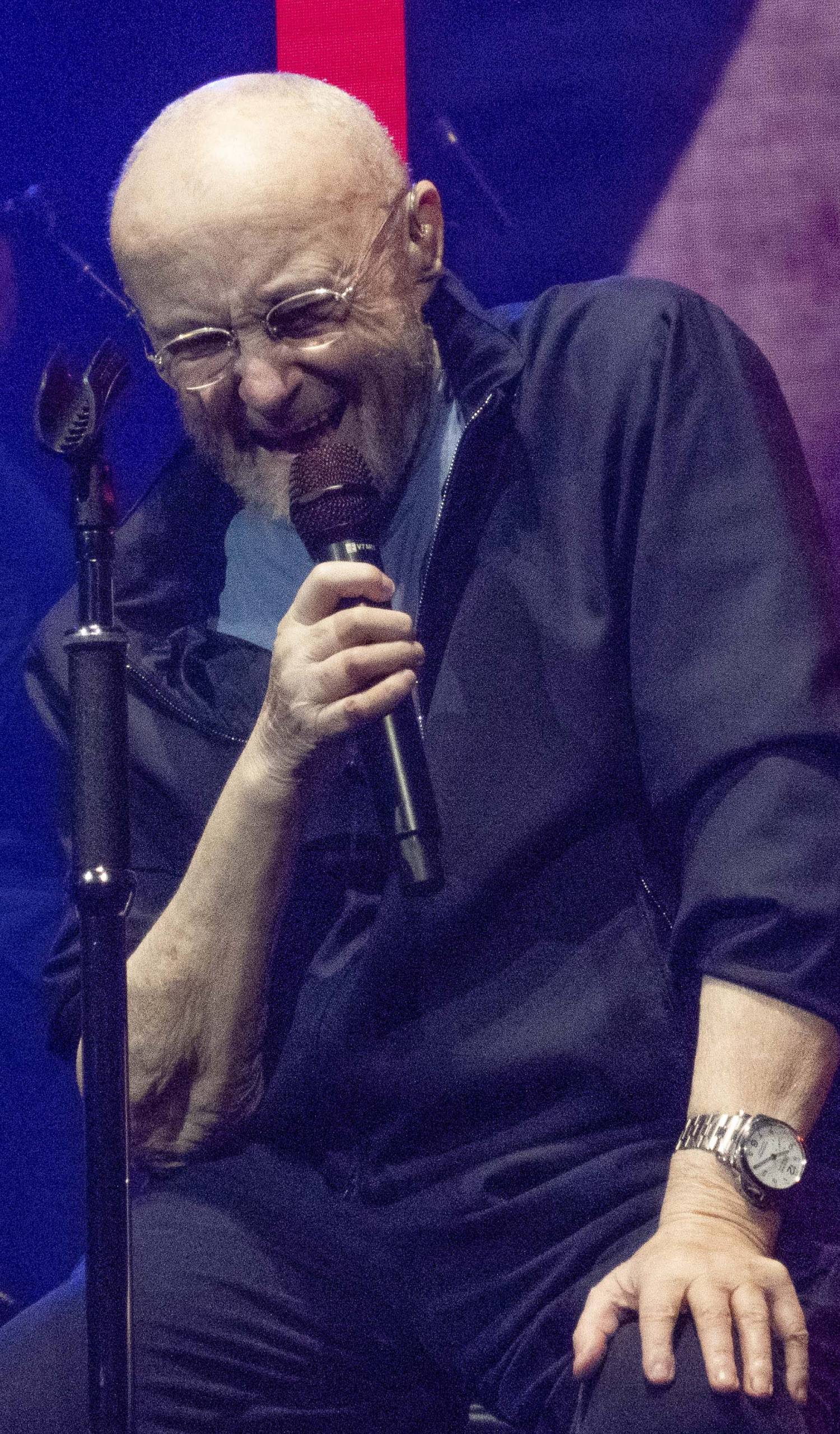 Phil Collins singing