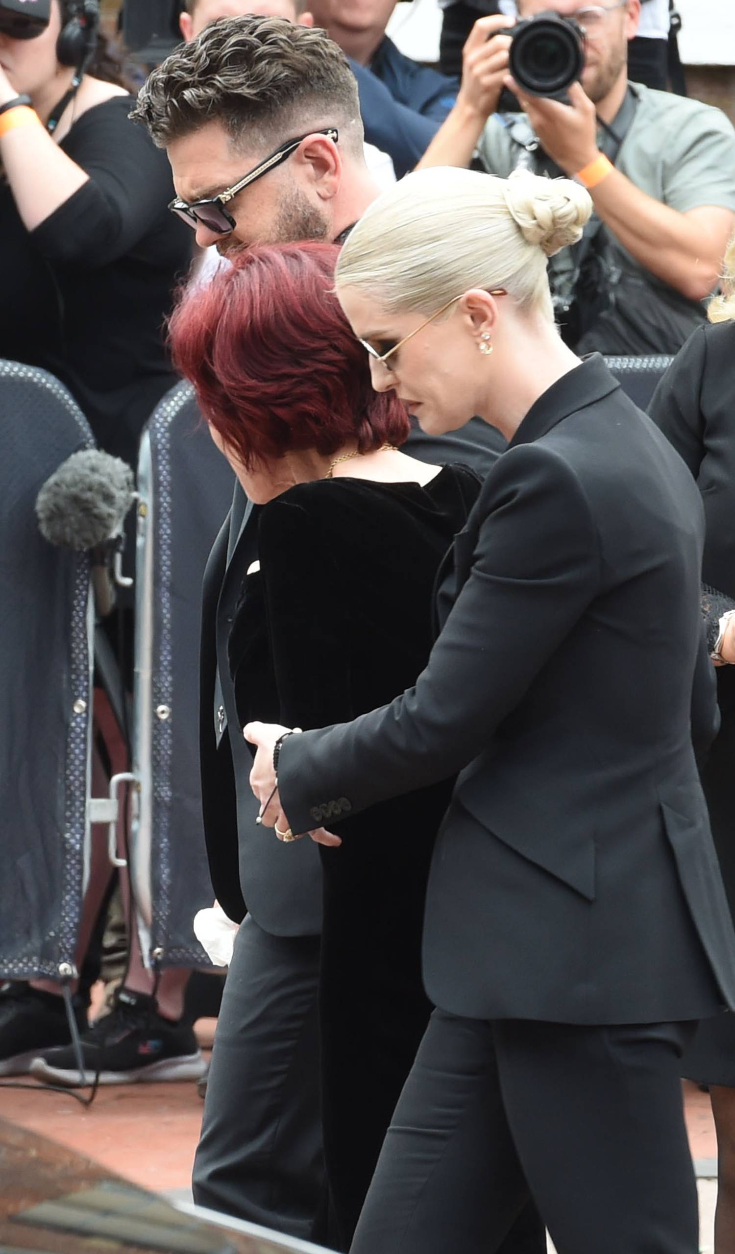 Kelly Osbourne supports her mum Sharon Osbourne