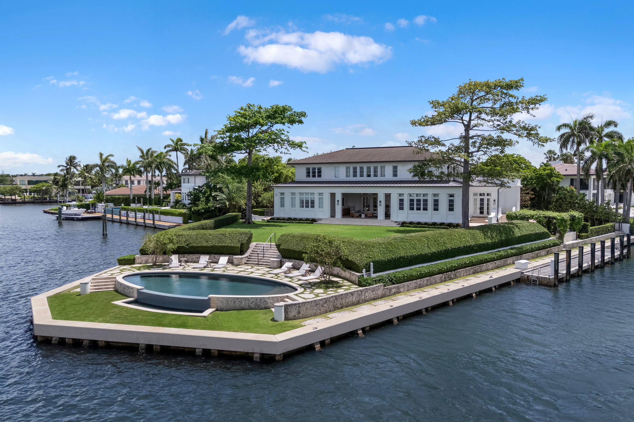 The exterior of Robbie Williams' mansion.