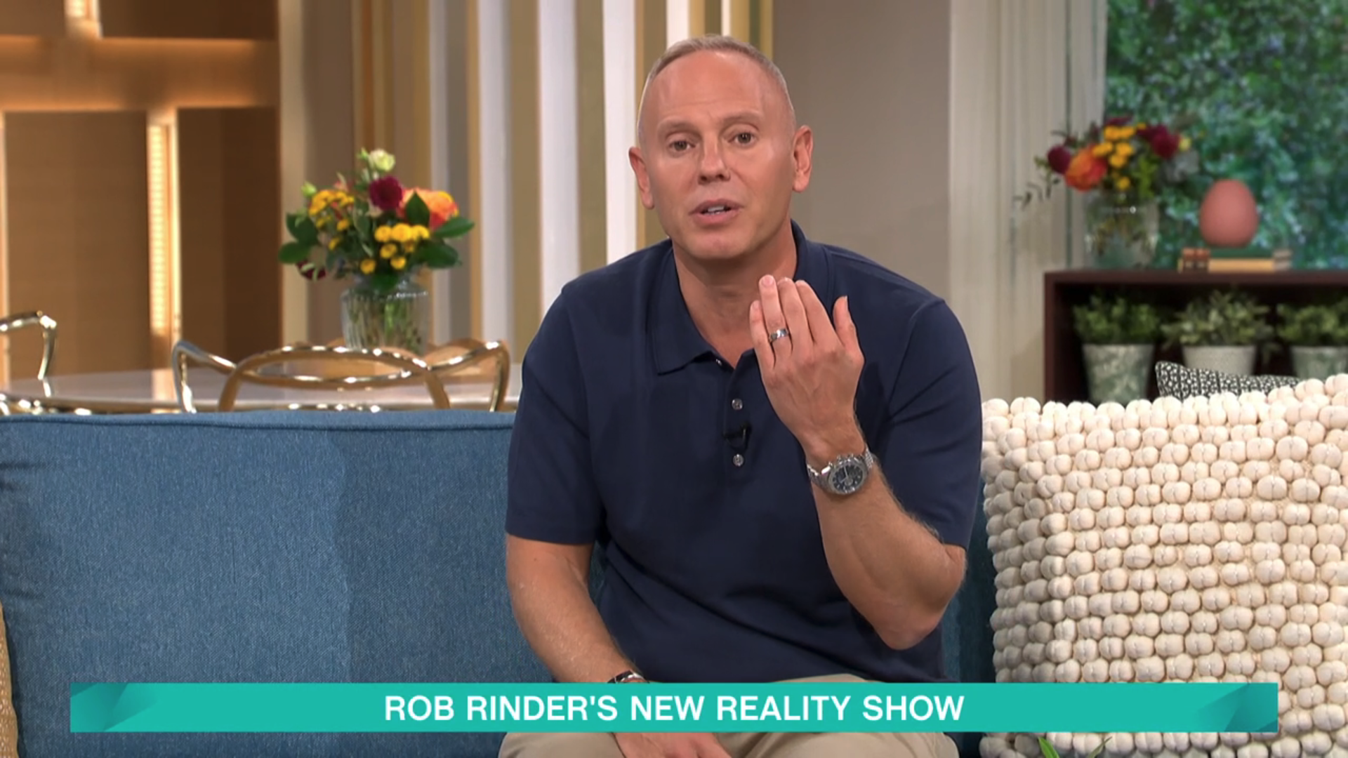 Rob Rinder showing off a wedding ring on This Morning