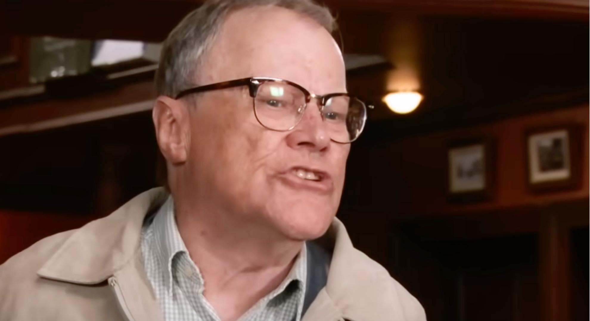 Coronation Street's Roy in pub