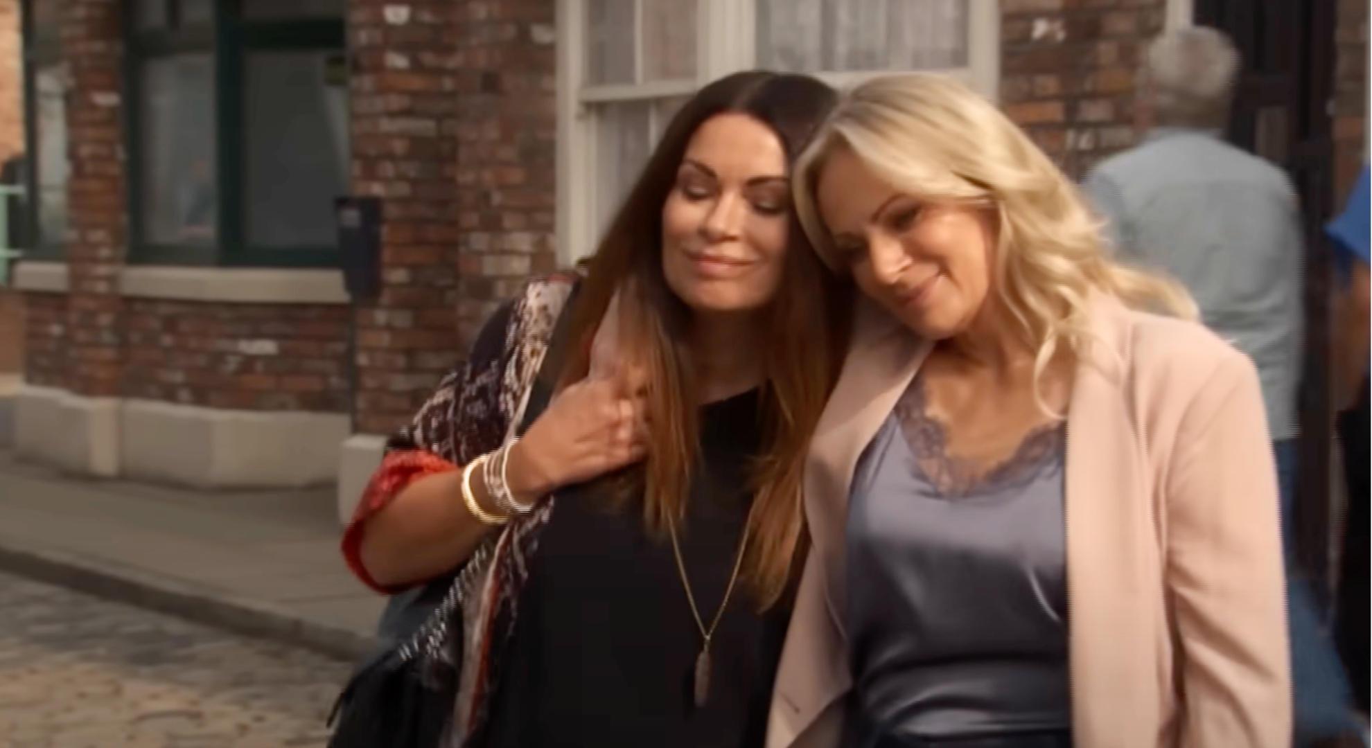 Coronation Street's Carla and Lisa loved up