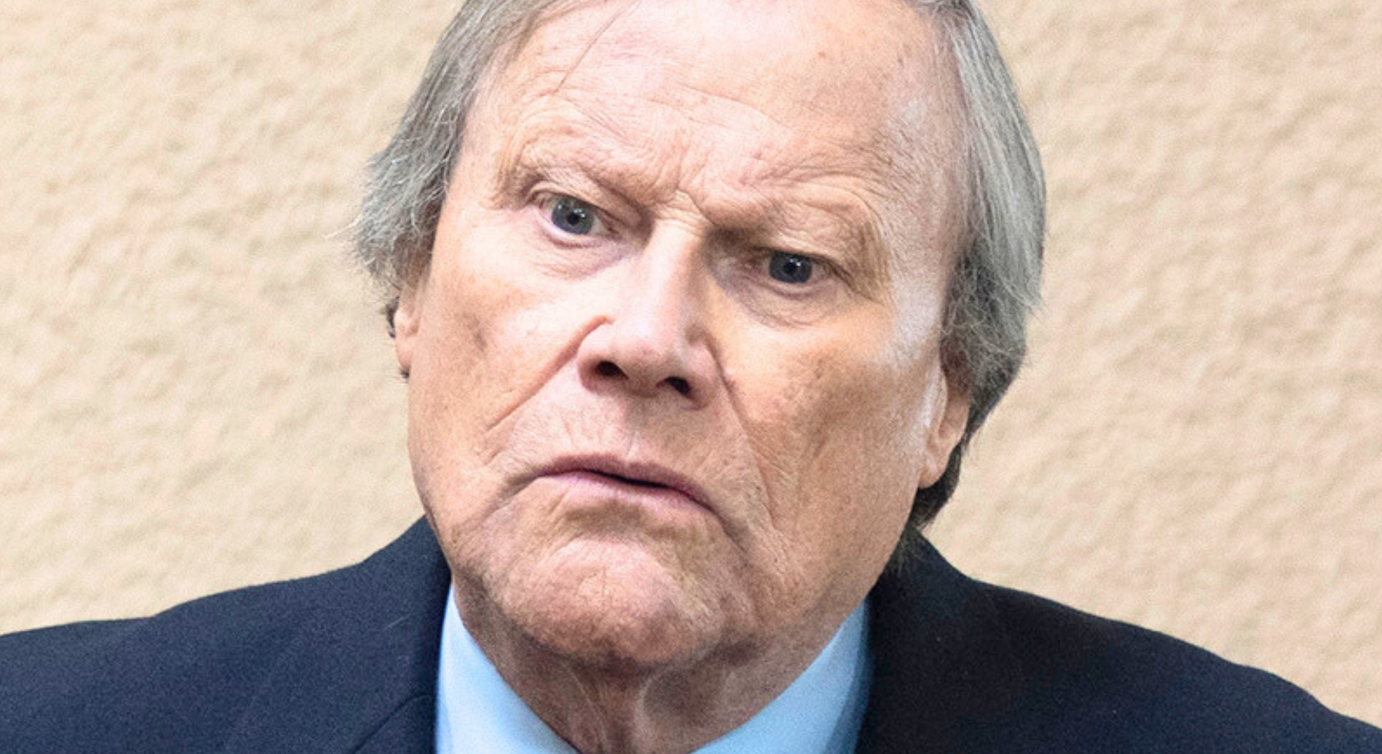 Coronation Street fans demand soap doesn’t kill of Roy after he complains of back pains