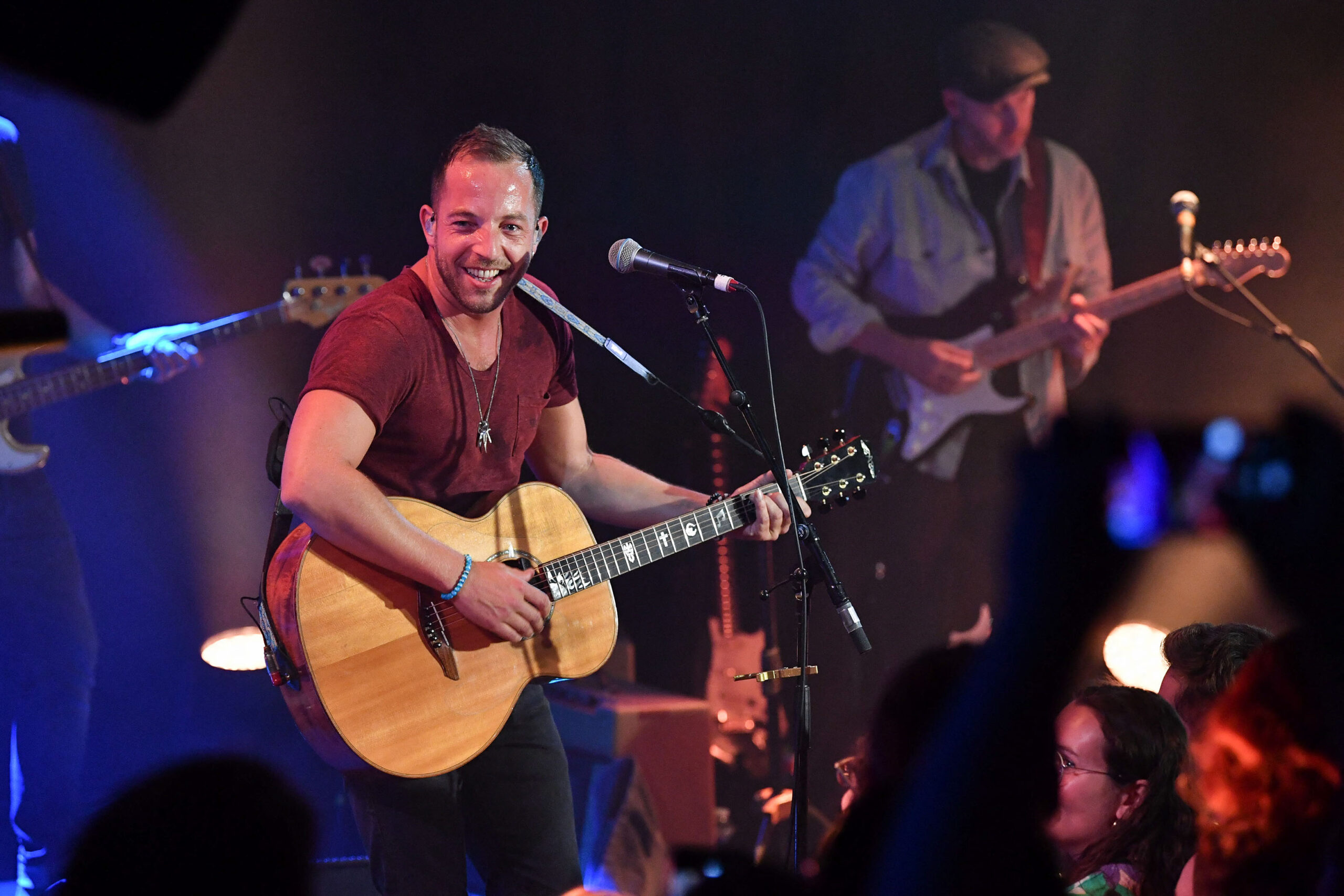 James Morrison performing at Paris Concert