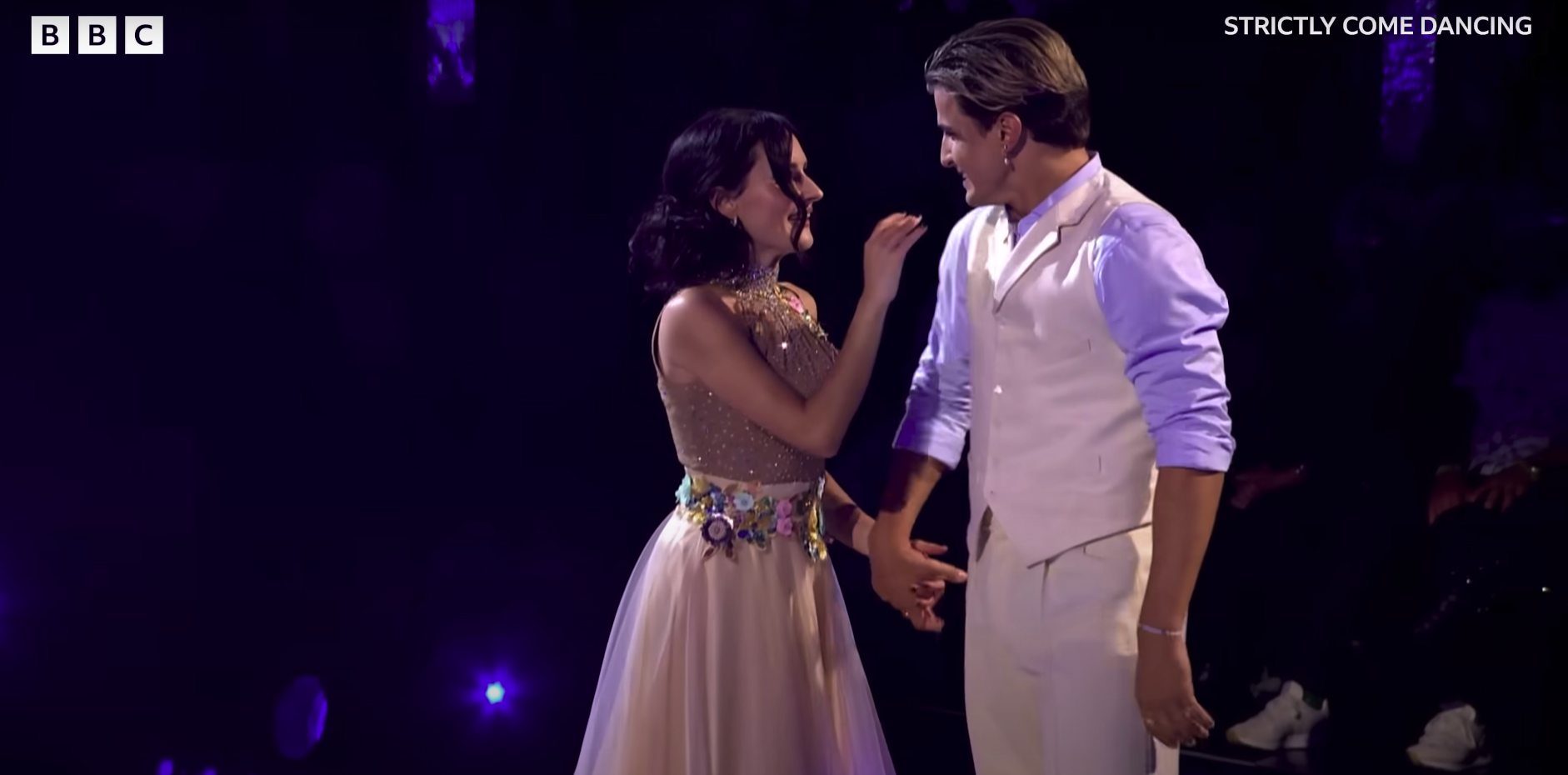 Amber Davies and Nikita Kuzmin dancing a waltz