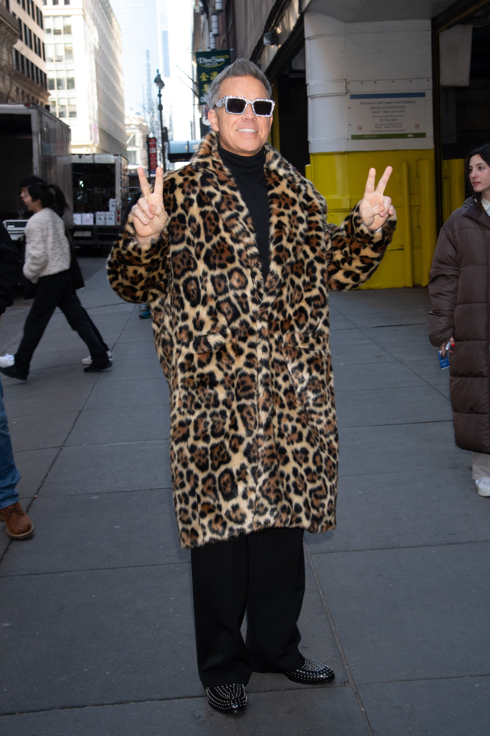 Robbie Williams at the Empire State Building