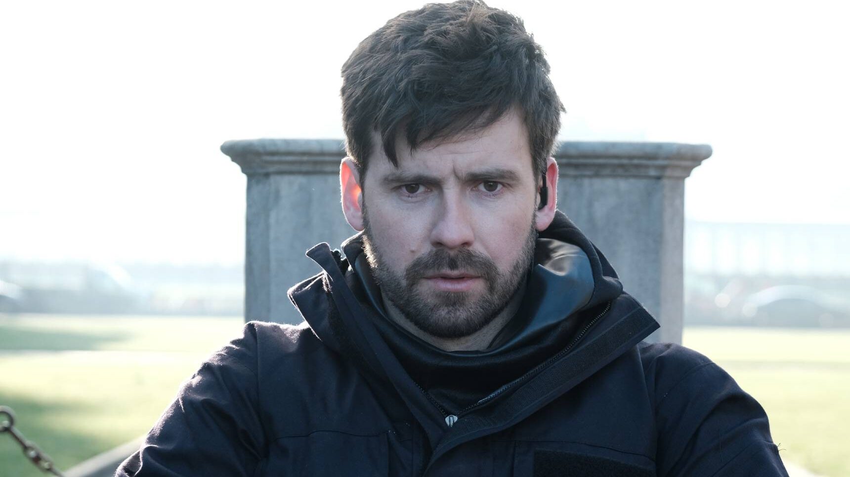 Rich in Trigger Point season 3 episode 3 sitting on a bomb in Greenwich