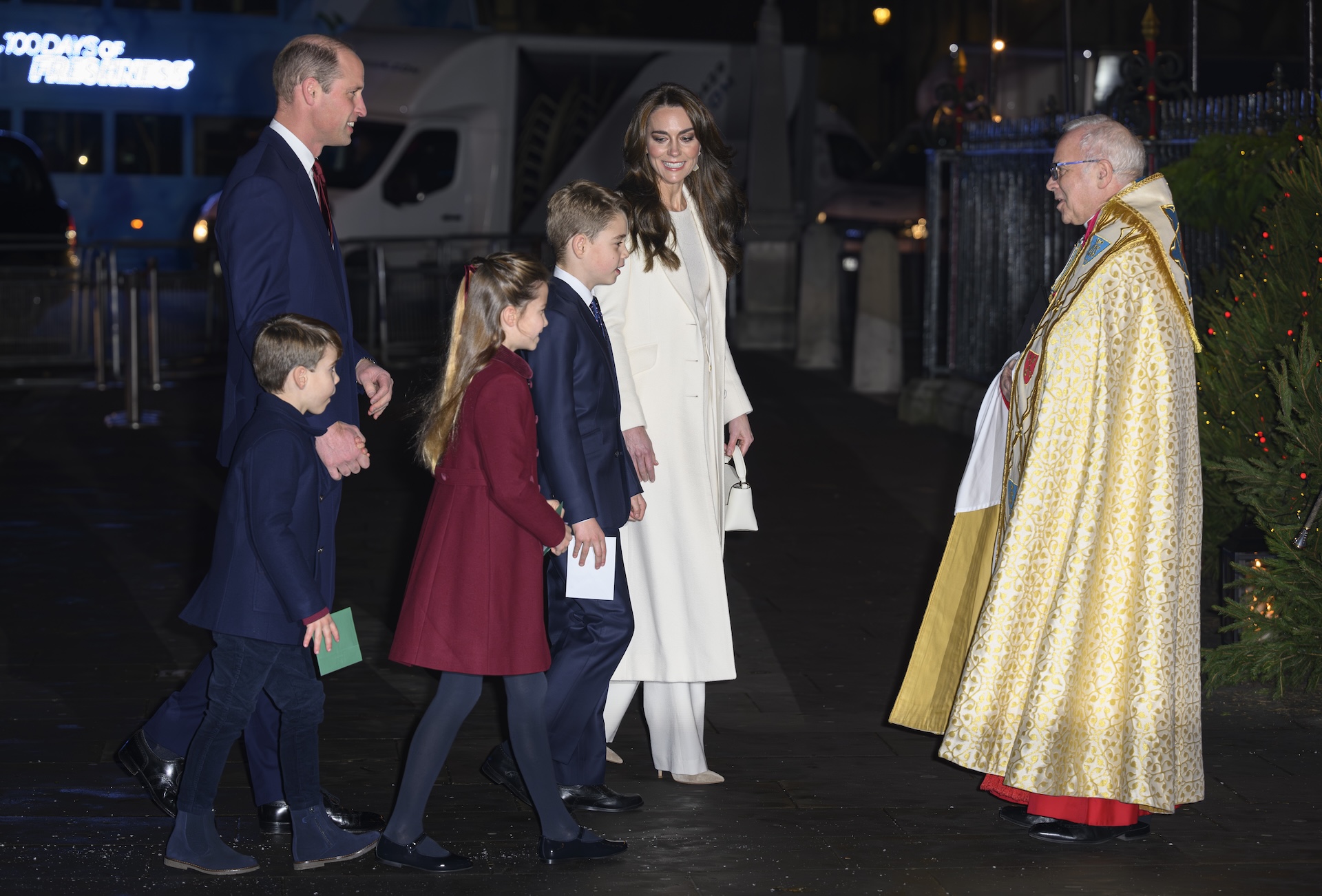 Kate Middleton with Prince William and their kids at the Christmas concert