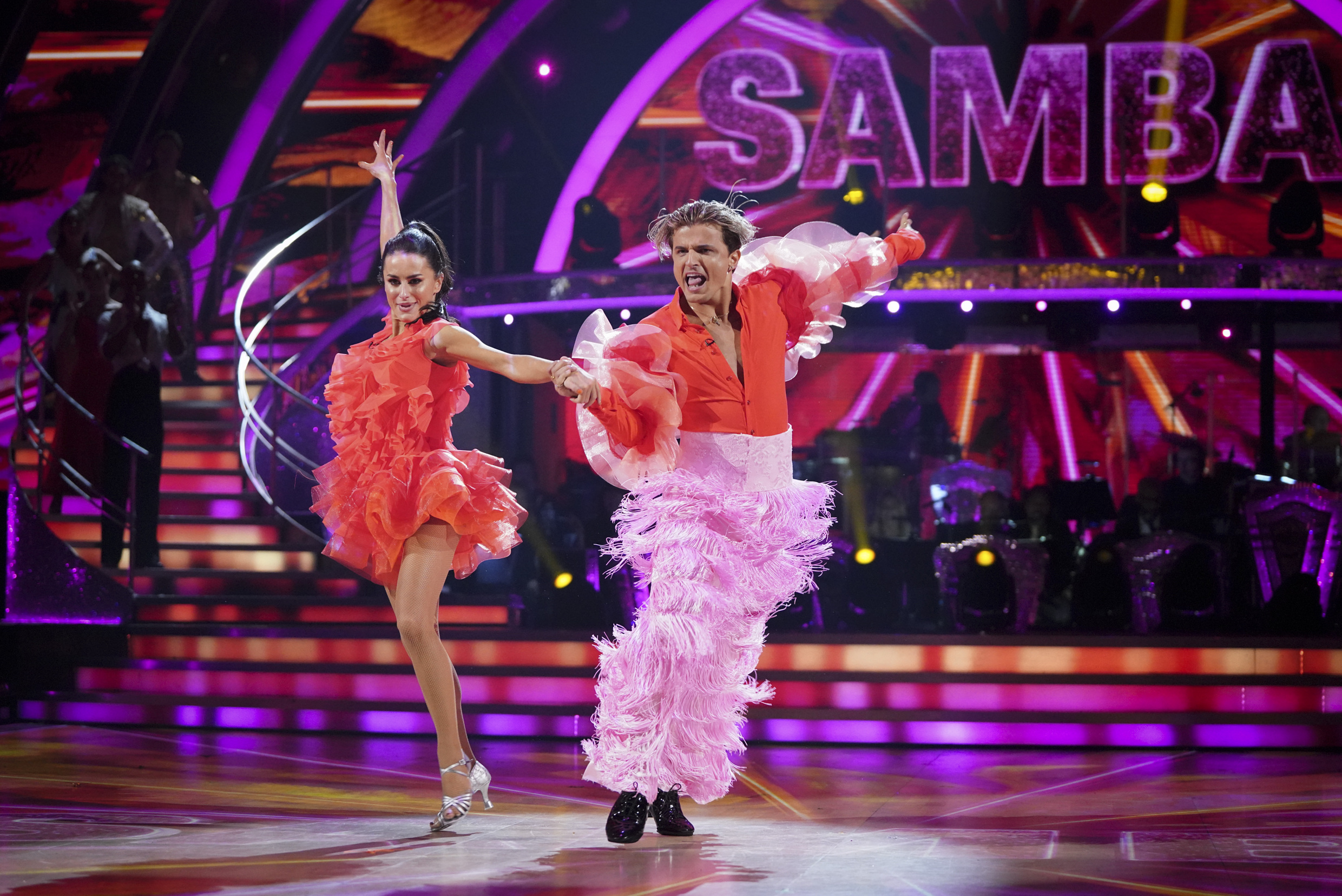 Amber and Nikita dance their Instant Samba