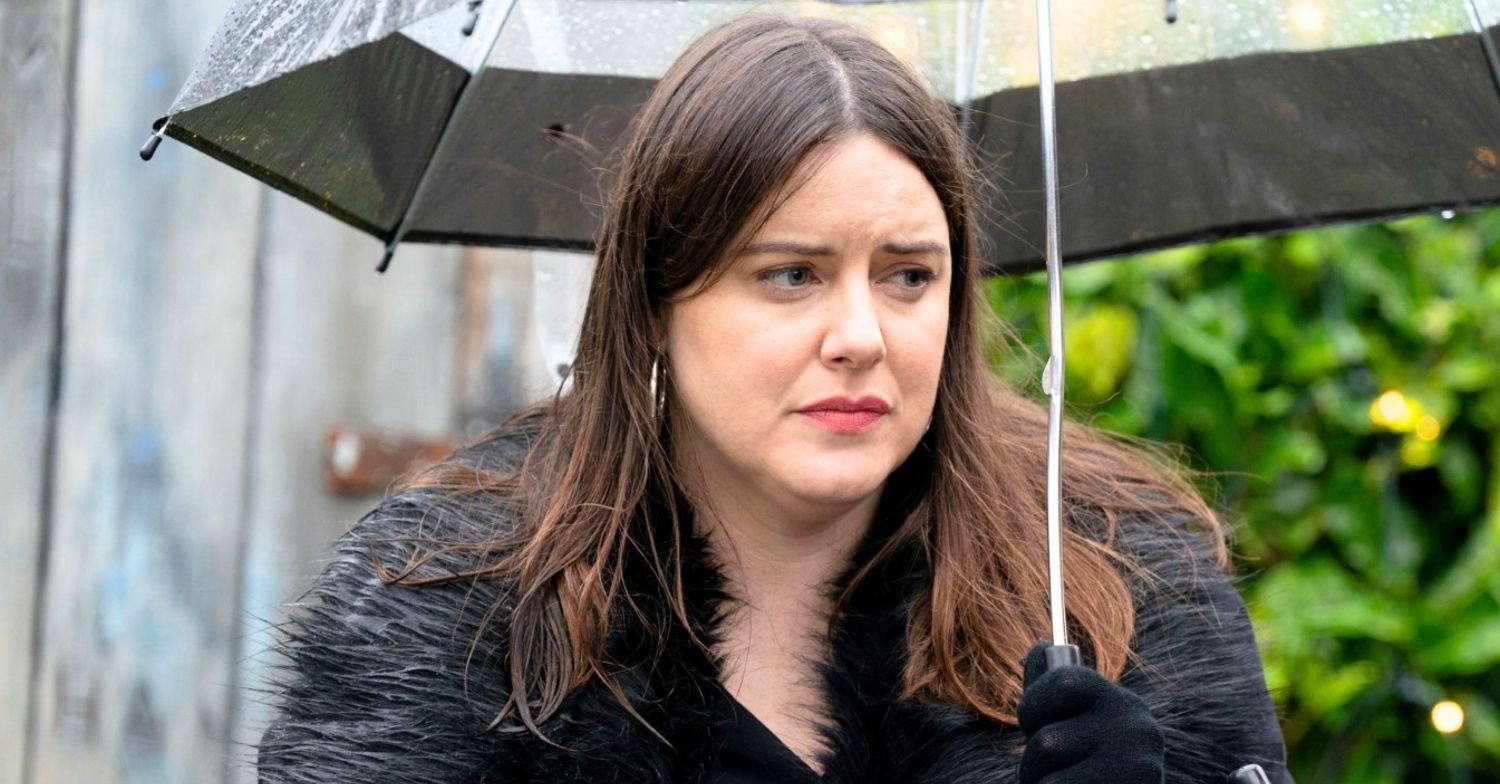 Zoe looks upset on EastEnders (Credit: BBC/Composite: ED!)