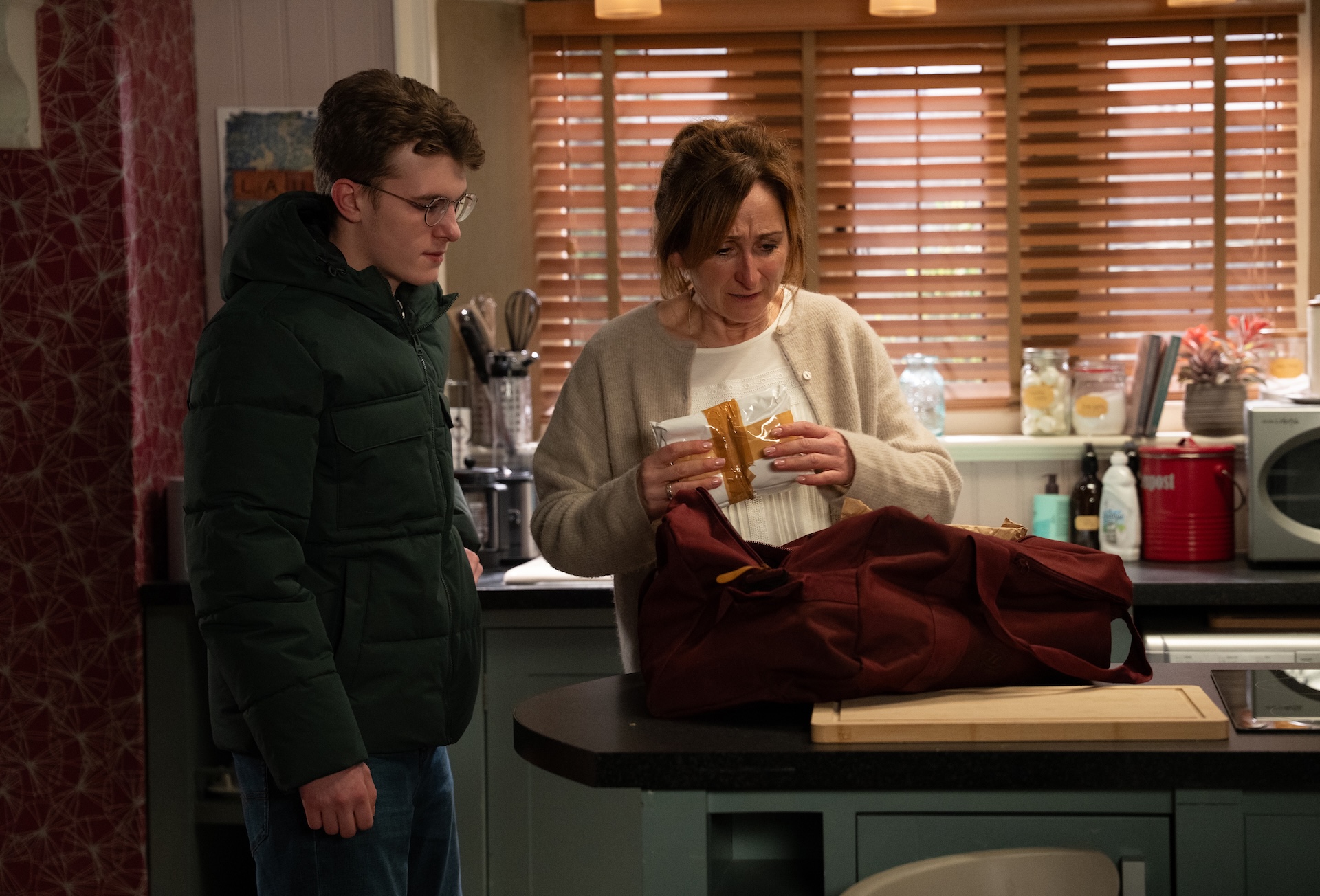 Laurel is horrified Arthur has stolen drugs (Credit: ITV)