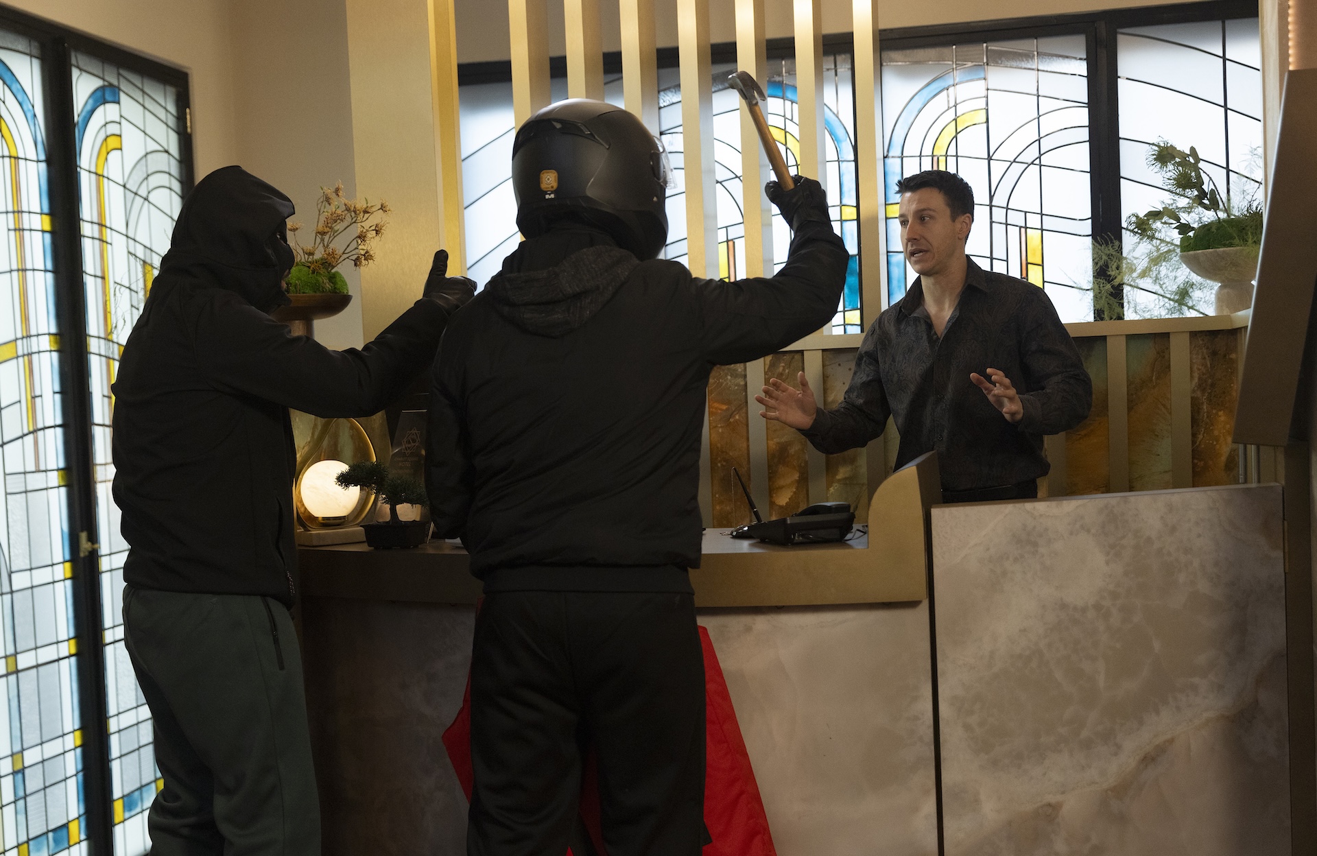 Ryan threatened at the hotel in Coronation Street