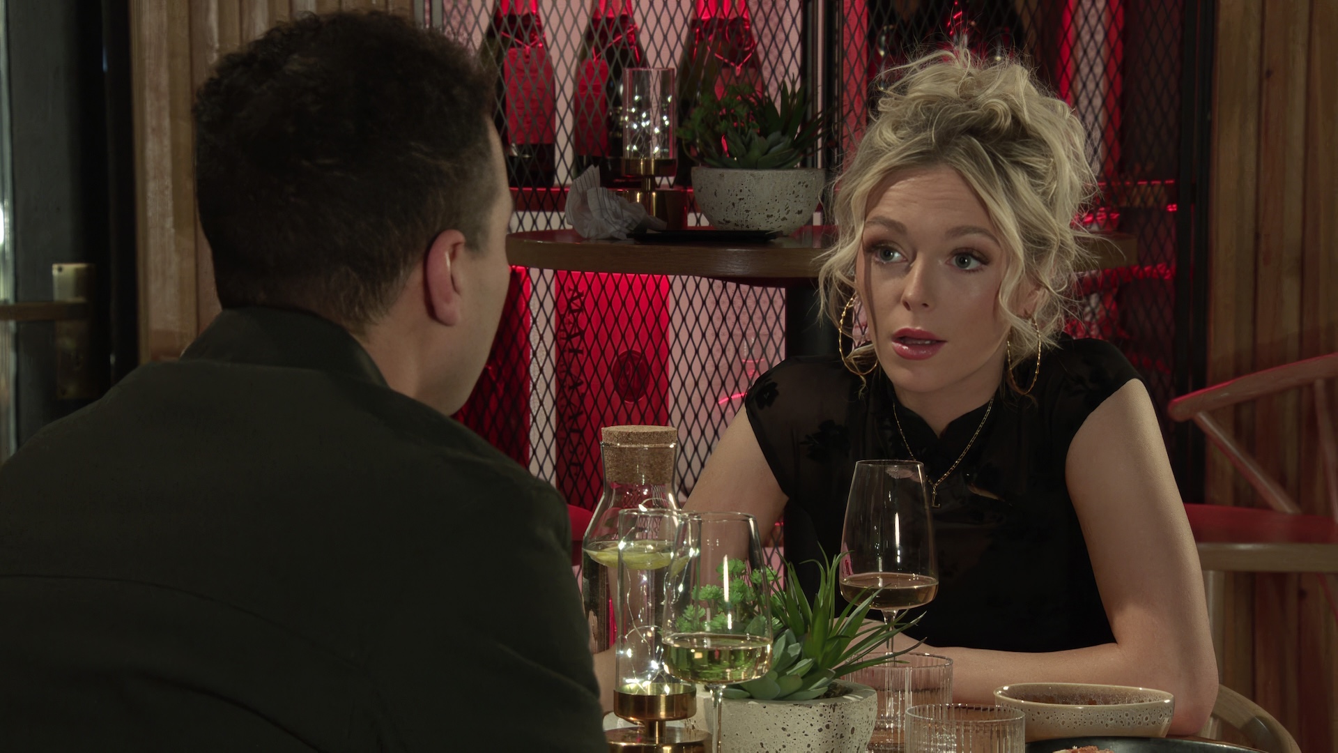Lauren and Ollie dating in Coronation Street