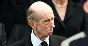 Duke of Kent makes rare public appearance to mark Holocaust Memorial Day