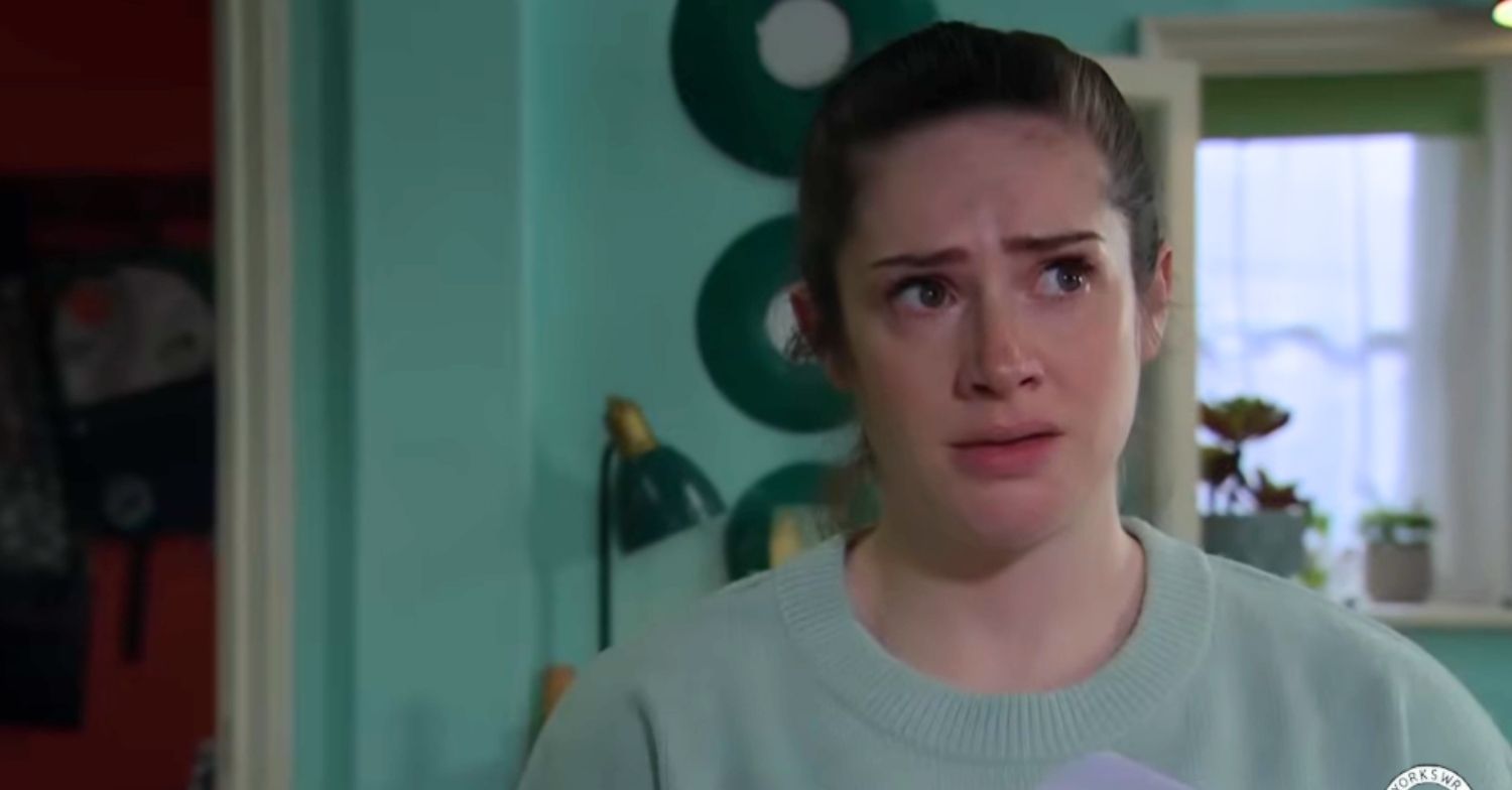 ED pic: Victoria crying in Emmerdale