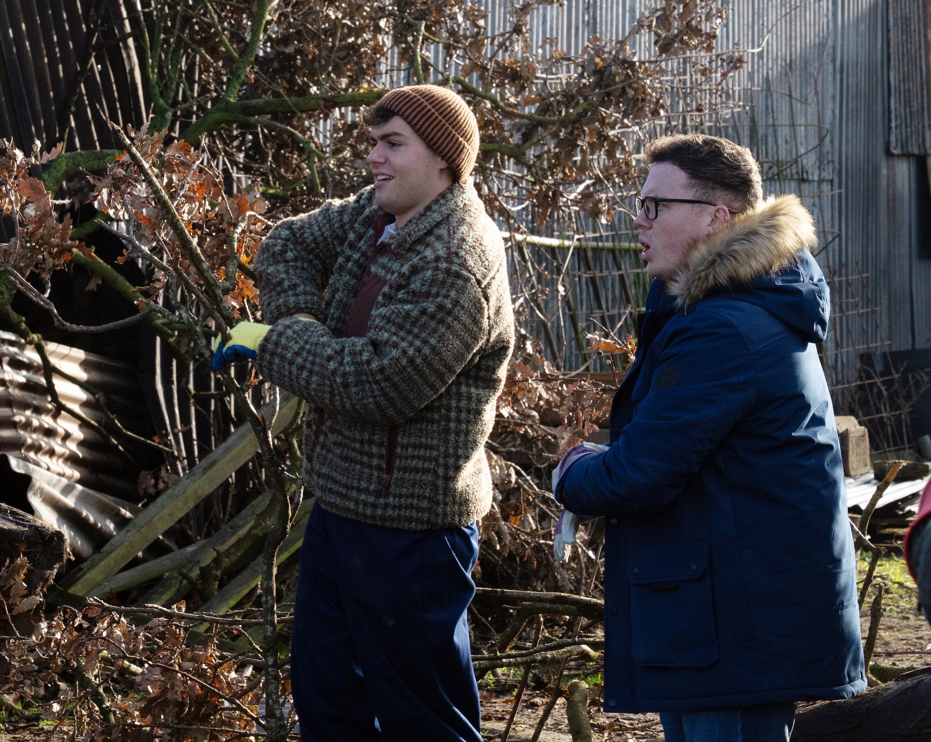 Lewis and Vinny help at the farm in Emmerdale