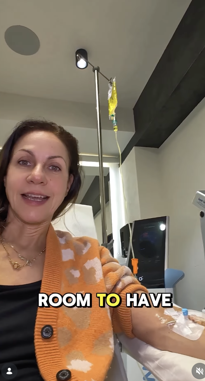 Julia Bradbury on drip at clinic 