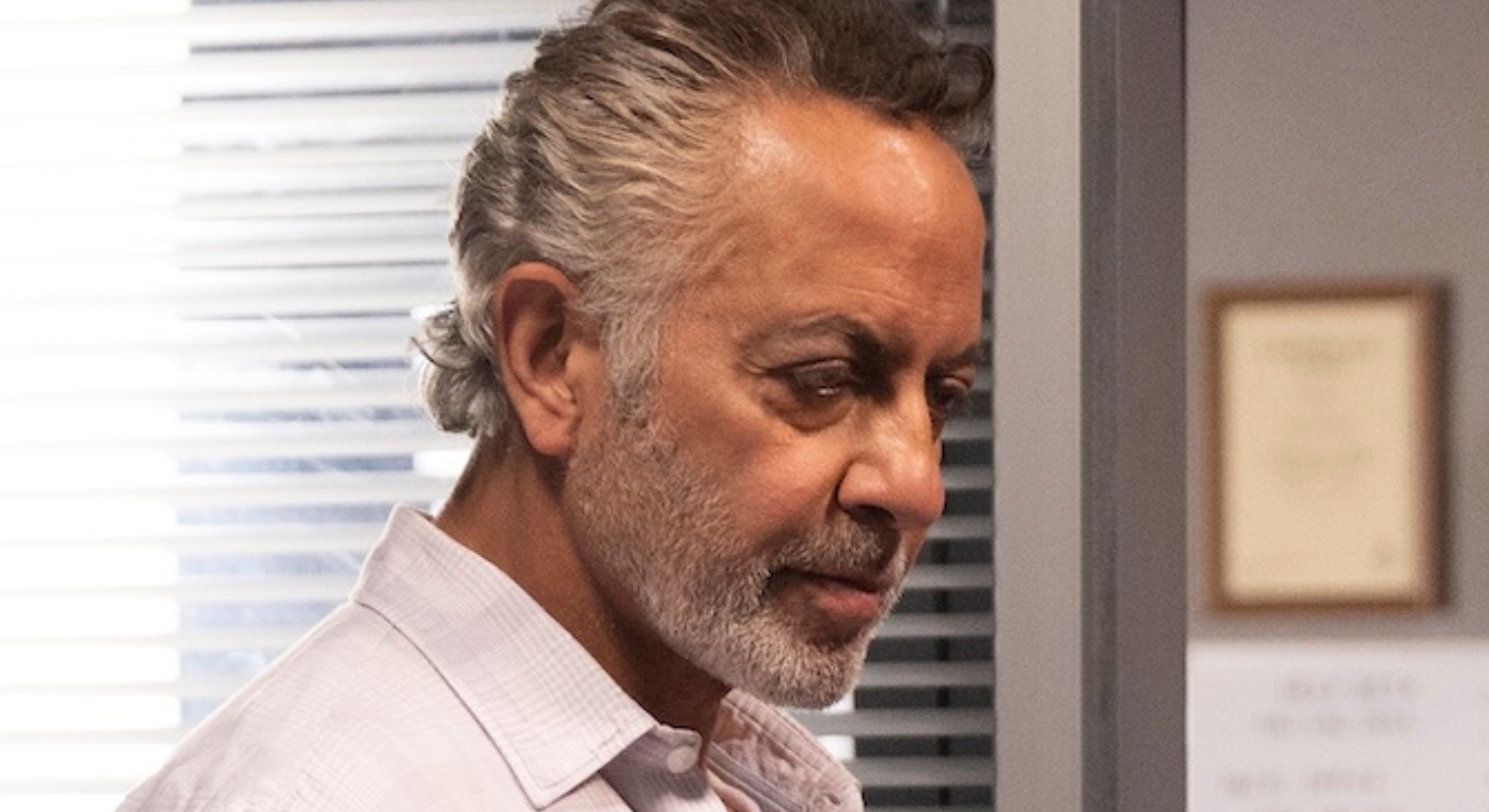 Coronation Street ITVX episode sees beloved character arrested in early release twist