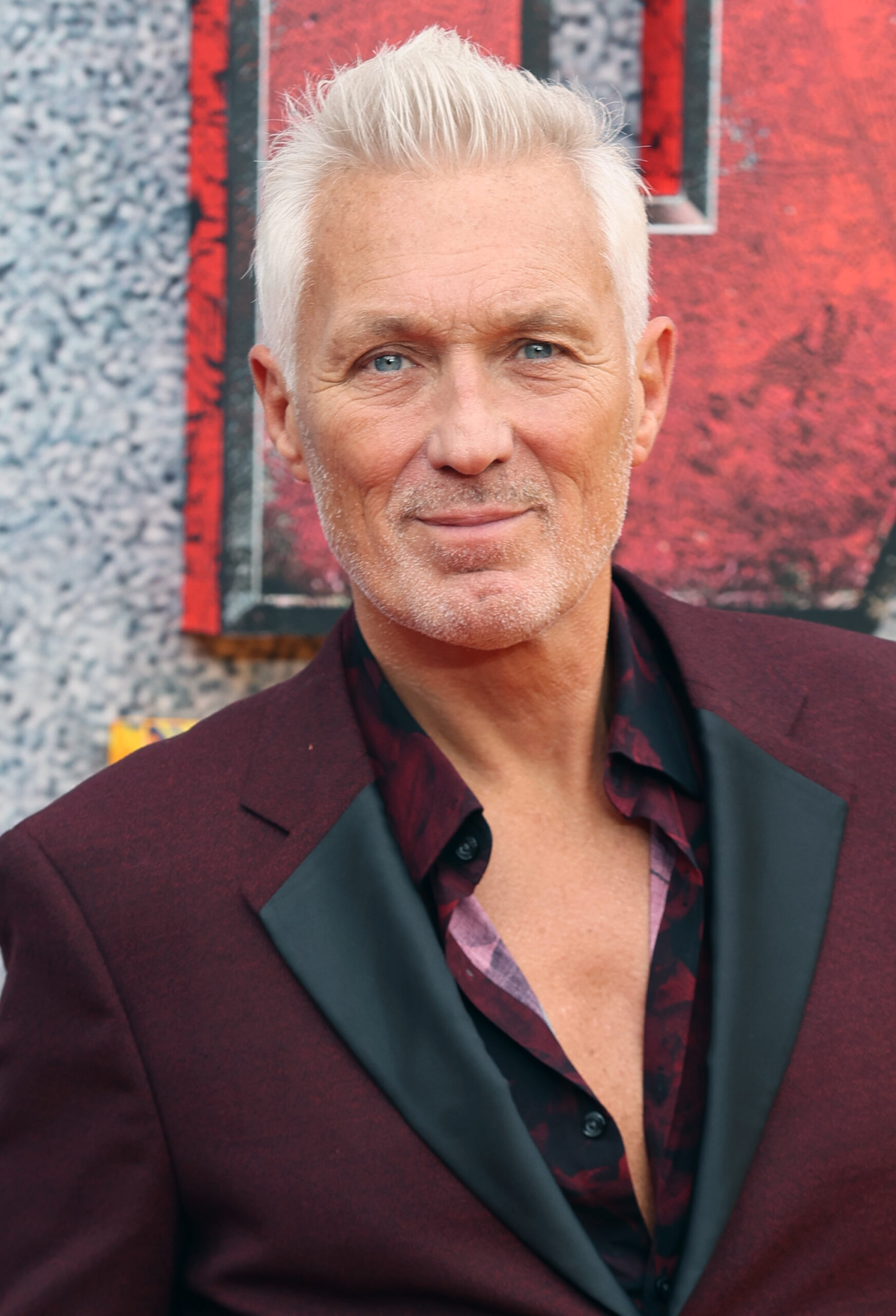Martin Kemp smiling on the red carpet 
