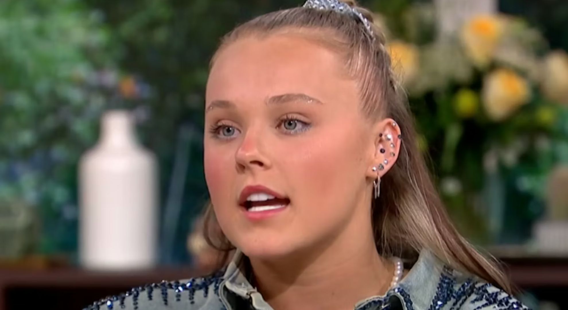 JoJo Siwa carried into ambulance following ‘excruciatingly painful’ sudden health emergency