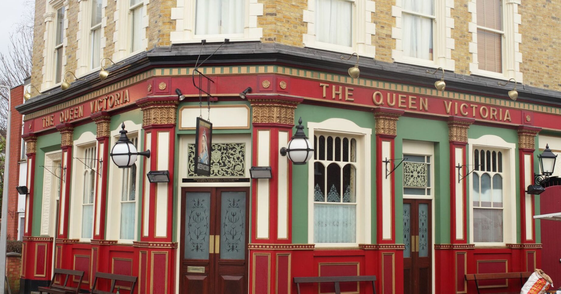 Queen Vic pub (Credit: BBC)