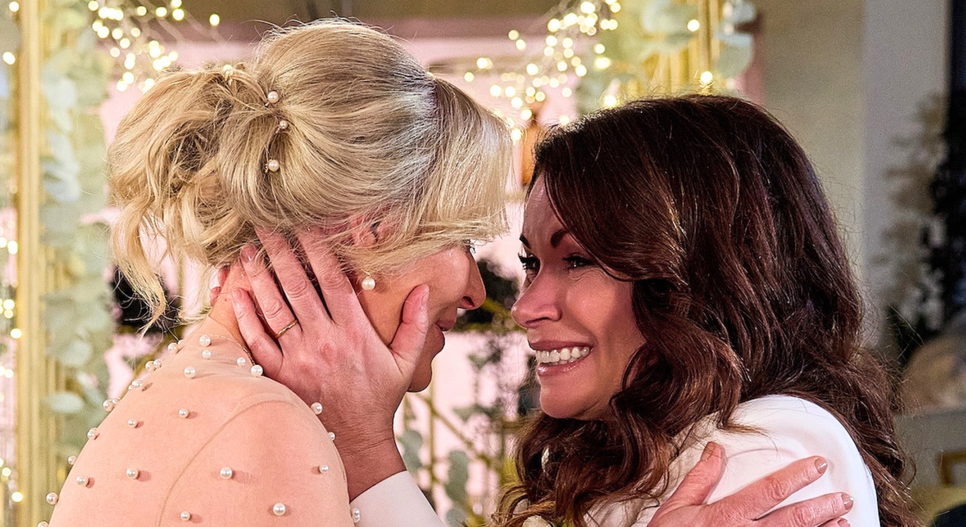 Coronation Street fans demand soap reverts back to one hour episodes for special events after Swarla wedding scenes