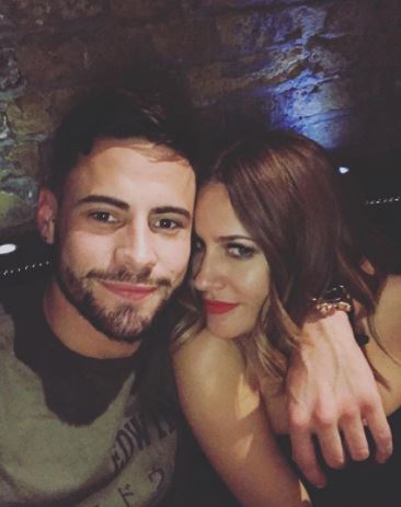 Instagram @carolineflack