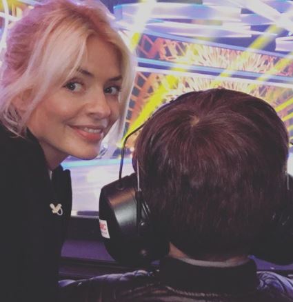Instagram @hollywilloughby