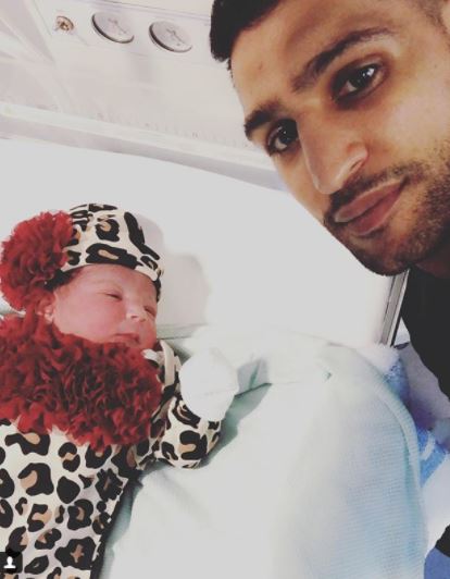 Instagram @amirkingkhan