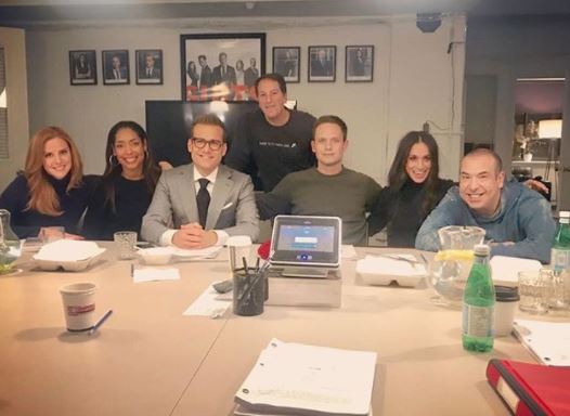 Instagram @suits_usa